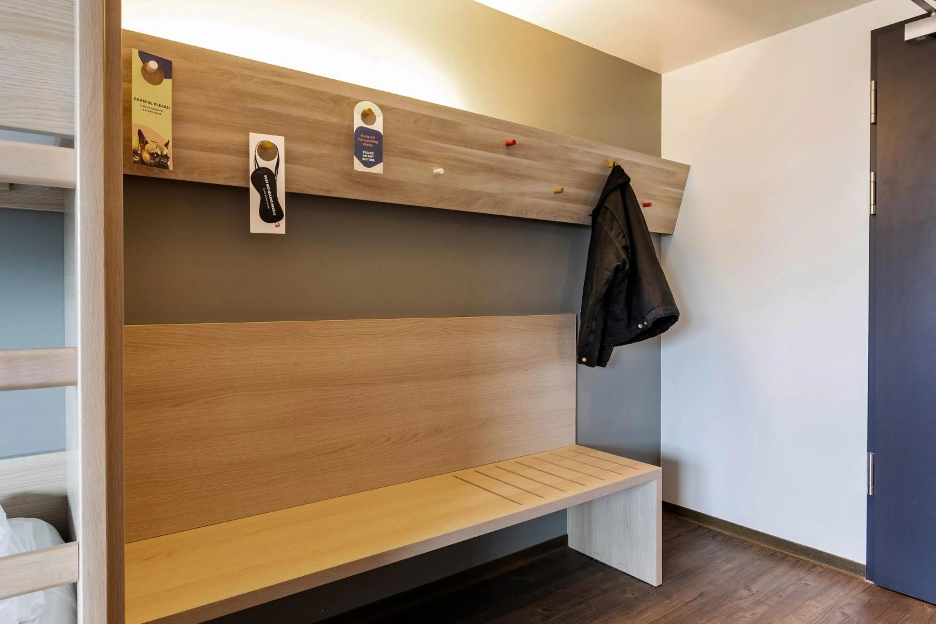 Decorative detail, Bed in MEININGER Hotel Berlin Airport