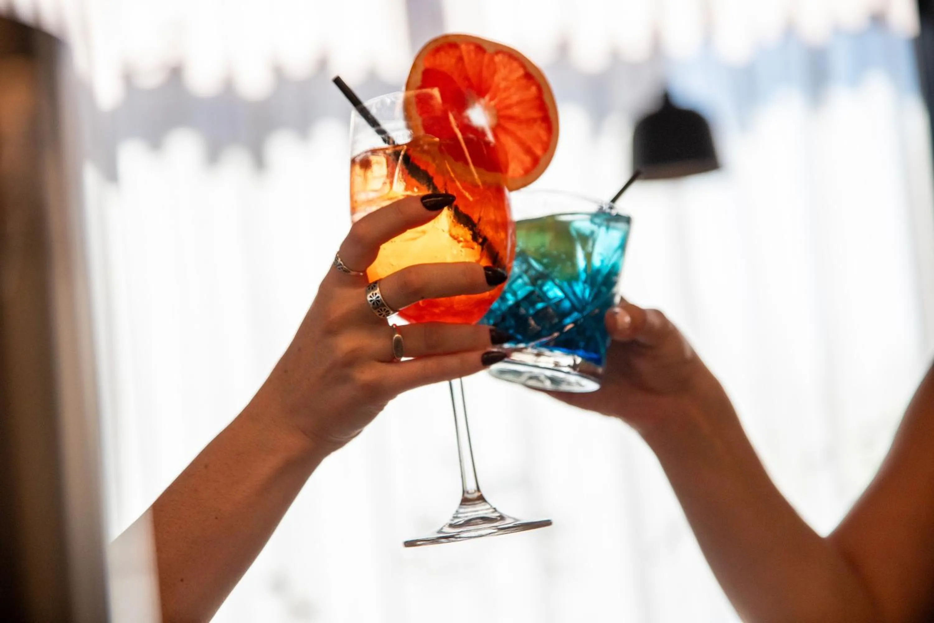 Lounge or bar in MEININGER Hotel Berlin Airport