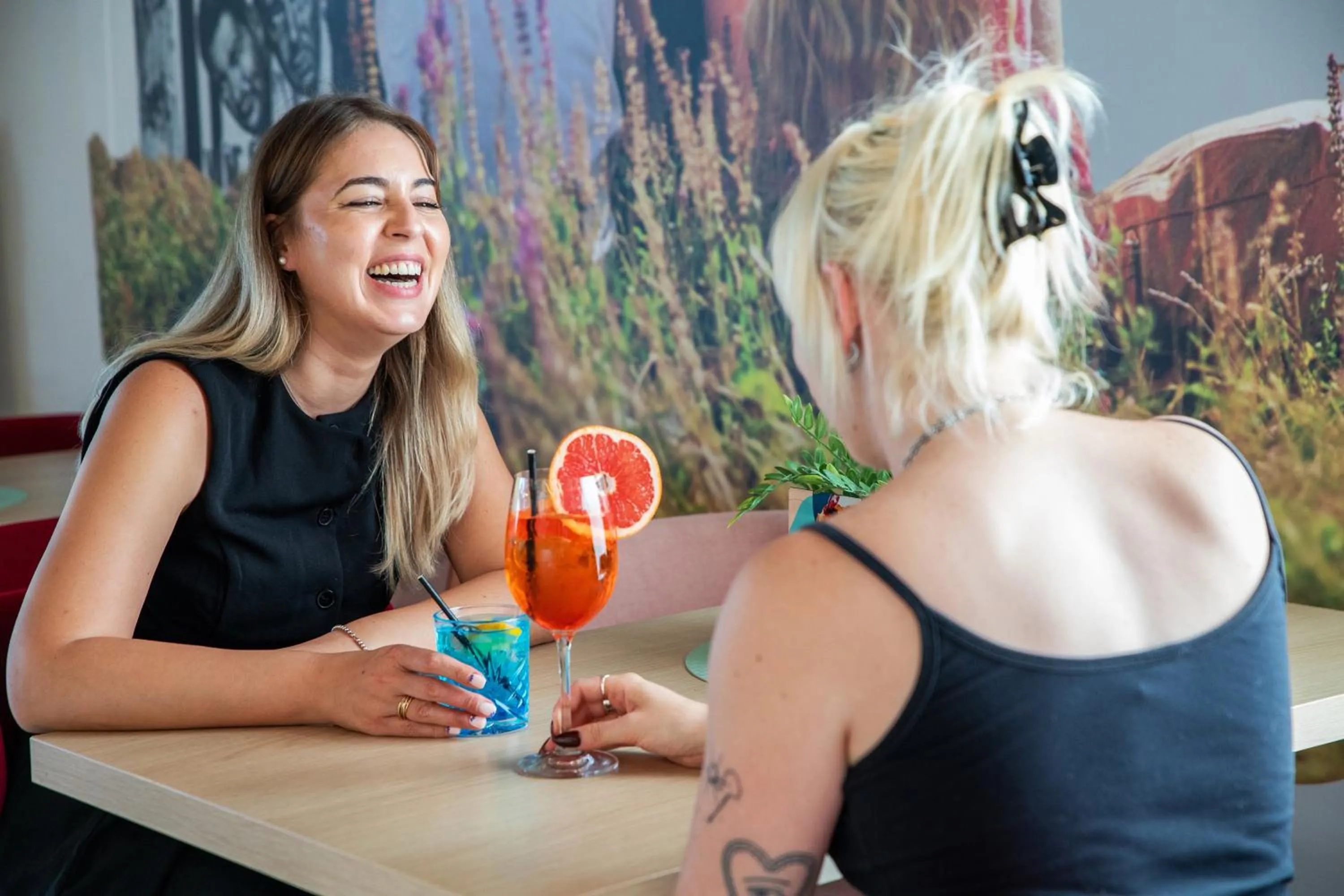 Lounge or bar in MEININGER Hotel Berlin Airport