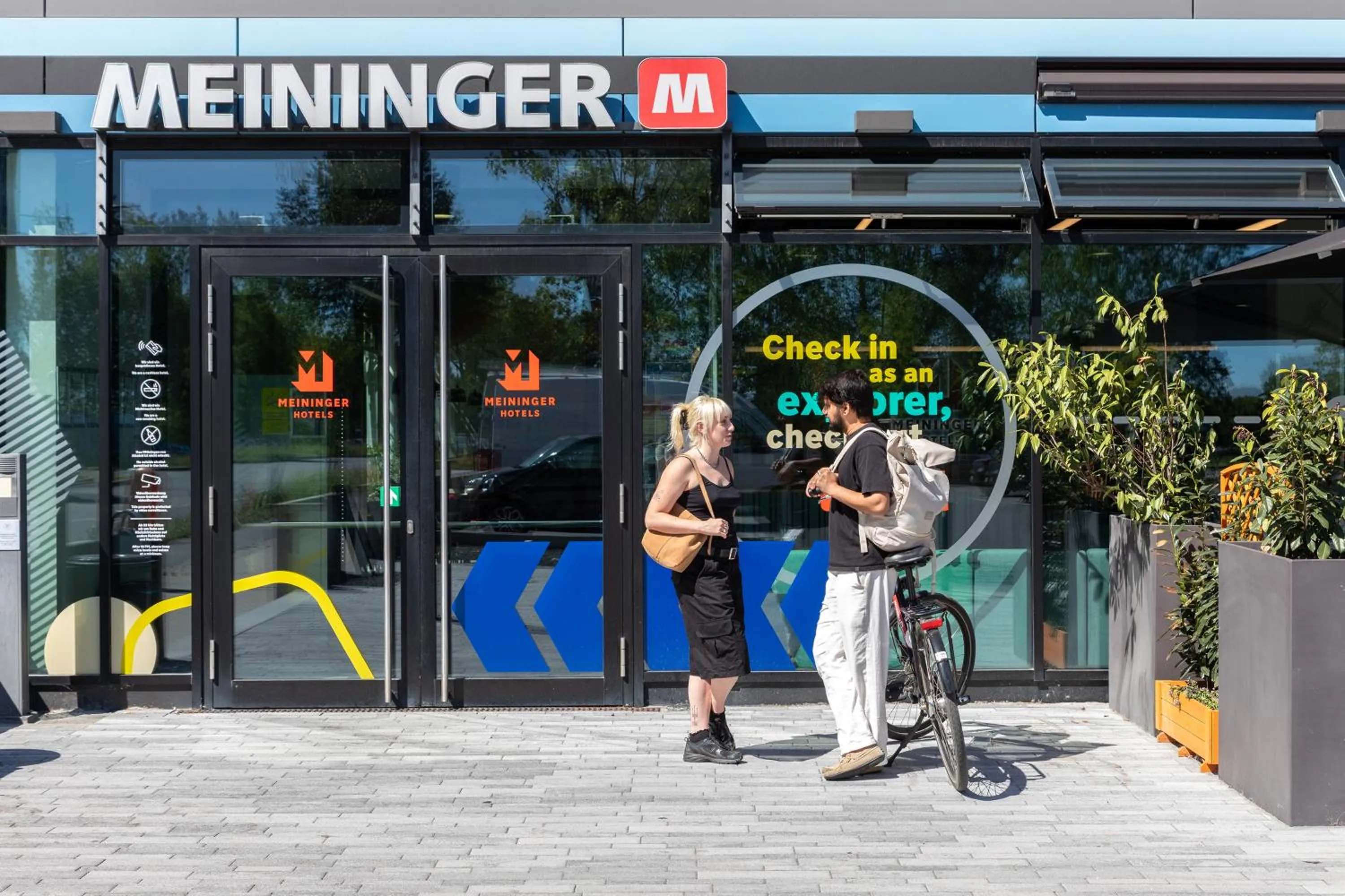 Facade/entrance in MEININGER Hotel Berlin Airport