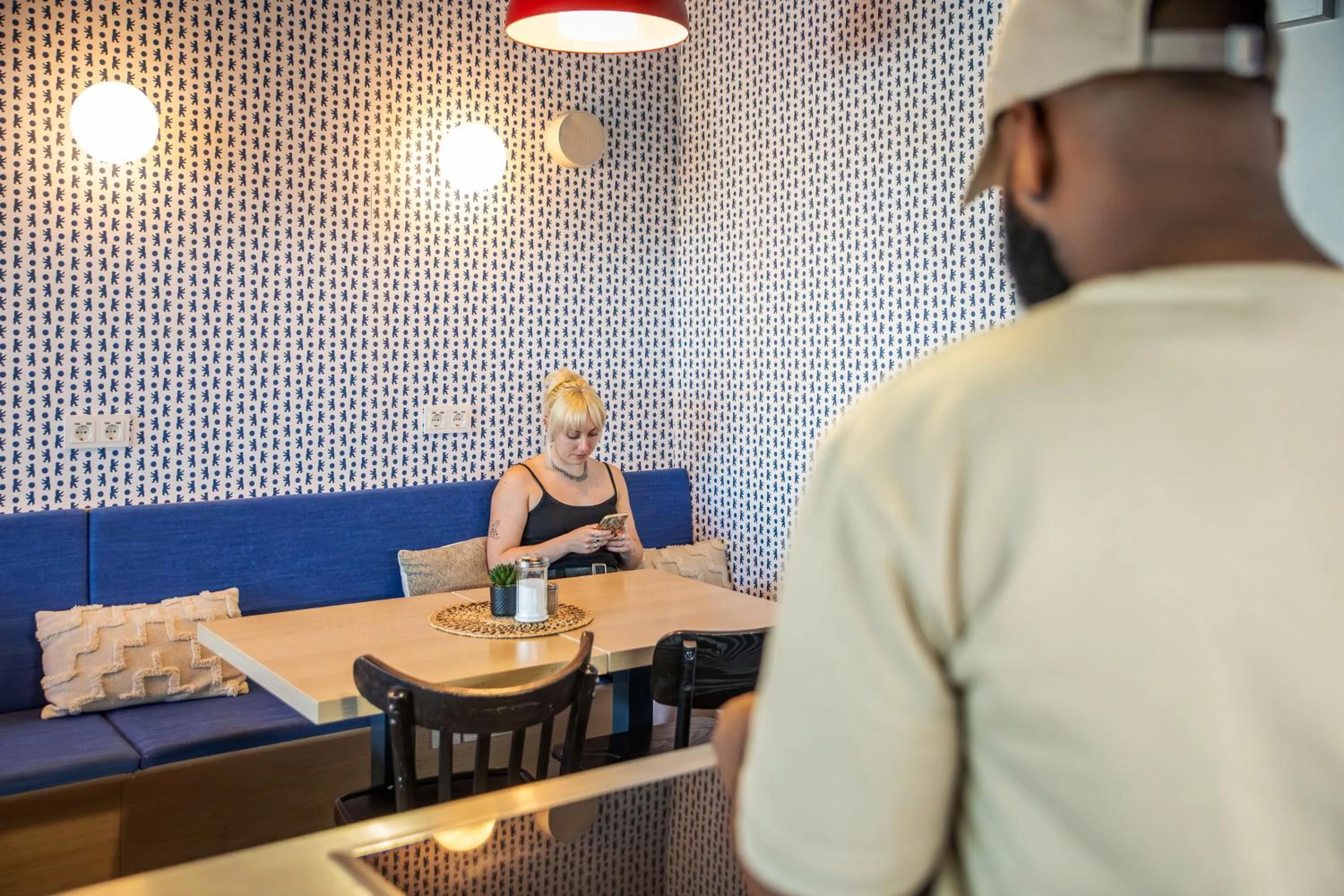 Communal kitchen in MEININGER Hotel Berlin Airport