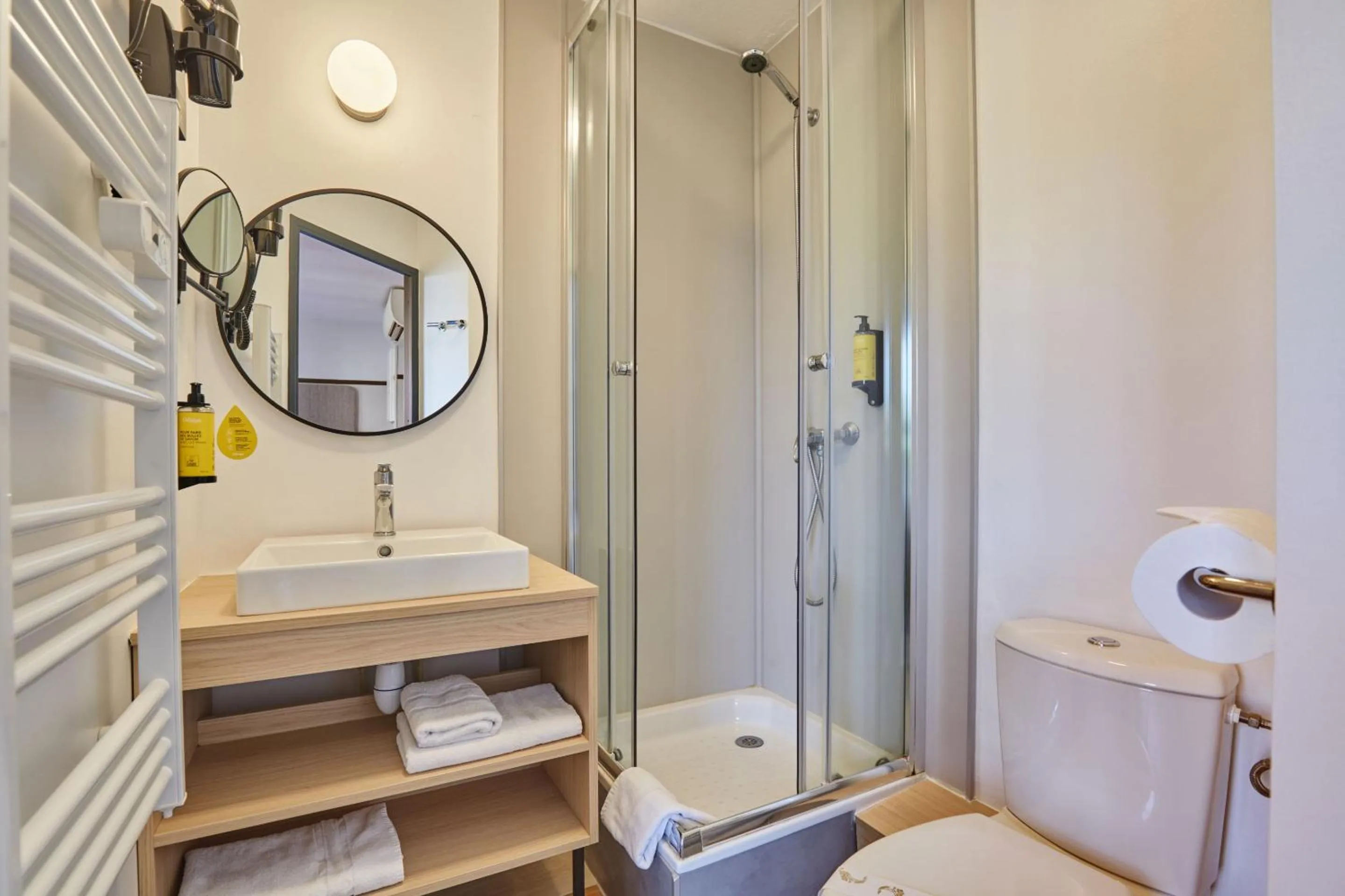 Bathroom in Appart Hotel Odalys City Aix en Provence Les Floridianes