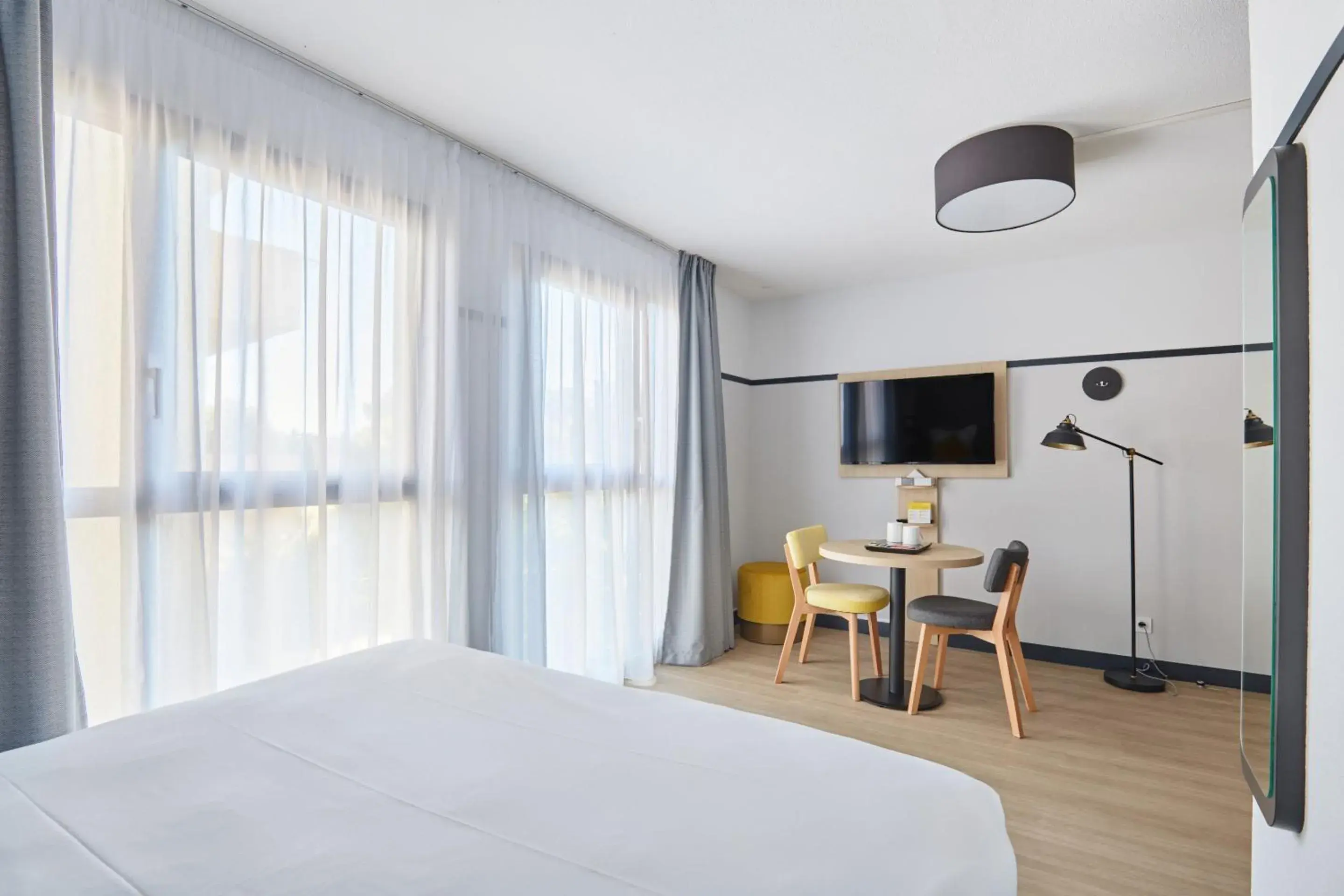 Bedroom, Bed in Appart Hotel Odalys City Aix en Provence Les Floridianes Bedroom, Bed in Appart Hotel Odalys City Aix en Provence Les Floridianes