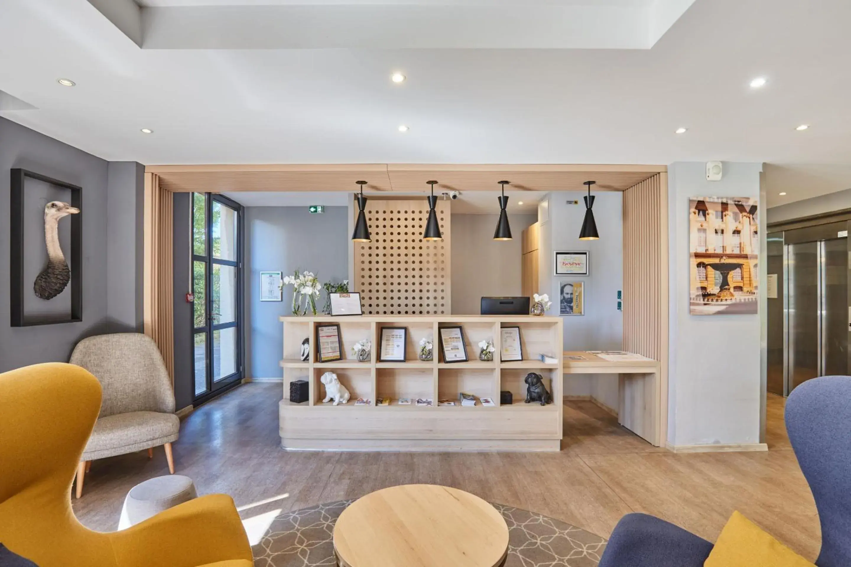 Lobby or reception in Appart Hotel Odalys City Aix en Provence Les Floridianes Lobby or reception in Appart Hotel Odalys City Aix en Provence Les Floridianes