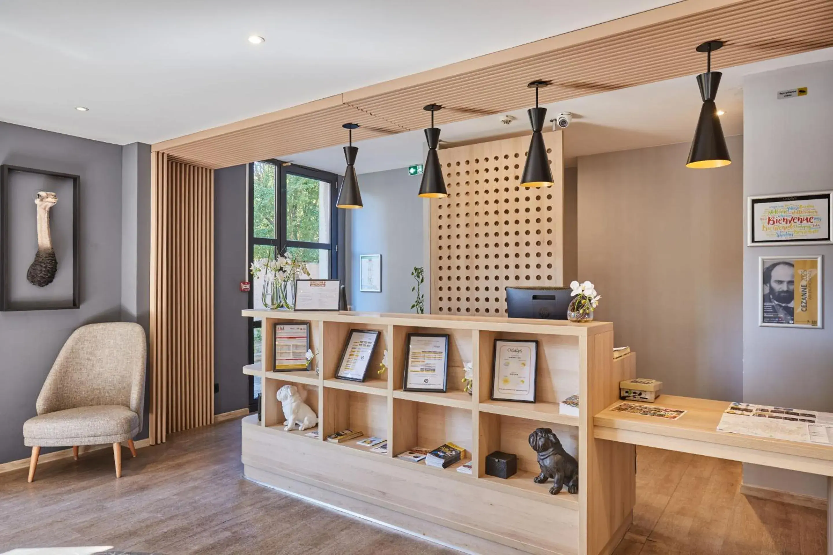 Lobby or reception in Appart Hotel Odalys City Aix en Provence Les Floridianes Lobby or reception in Appart Hotel Odalys City Aix en Provence Les Floridianes