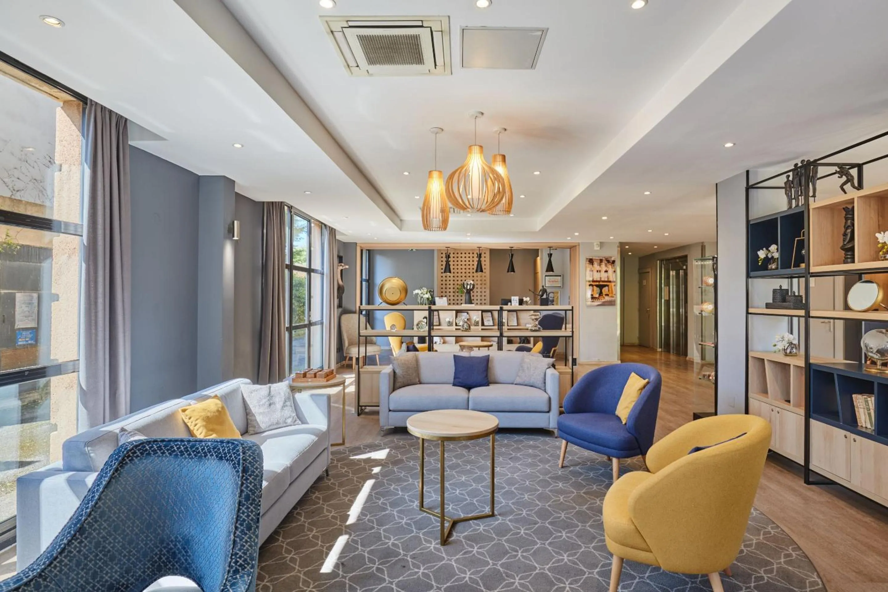 Lobby or reception in Appart Hotel Odalys City Aix en Provence Les Floridianes