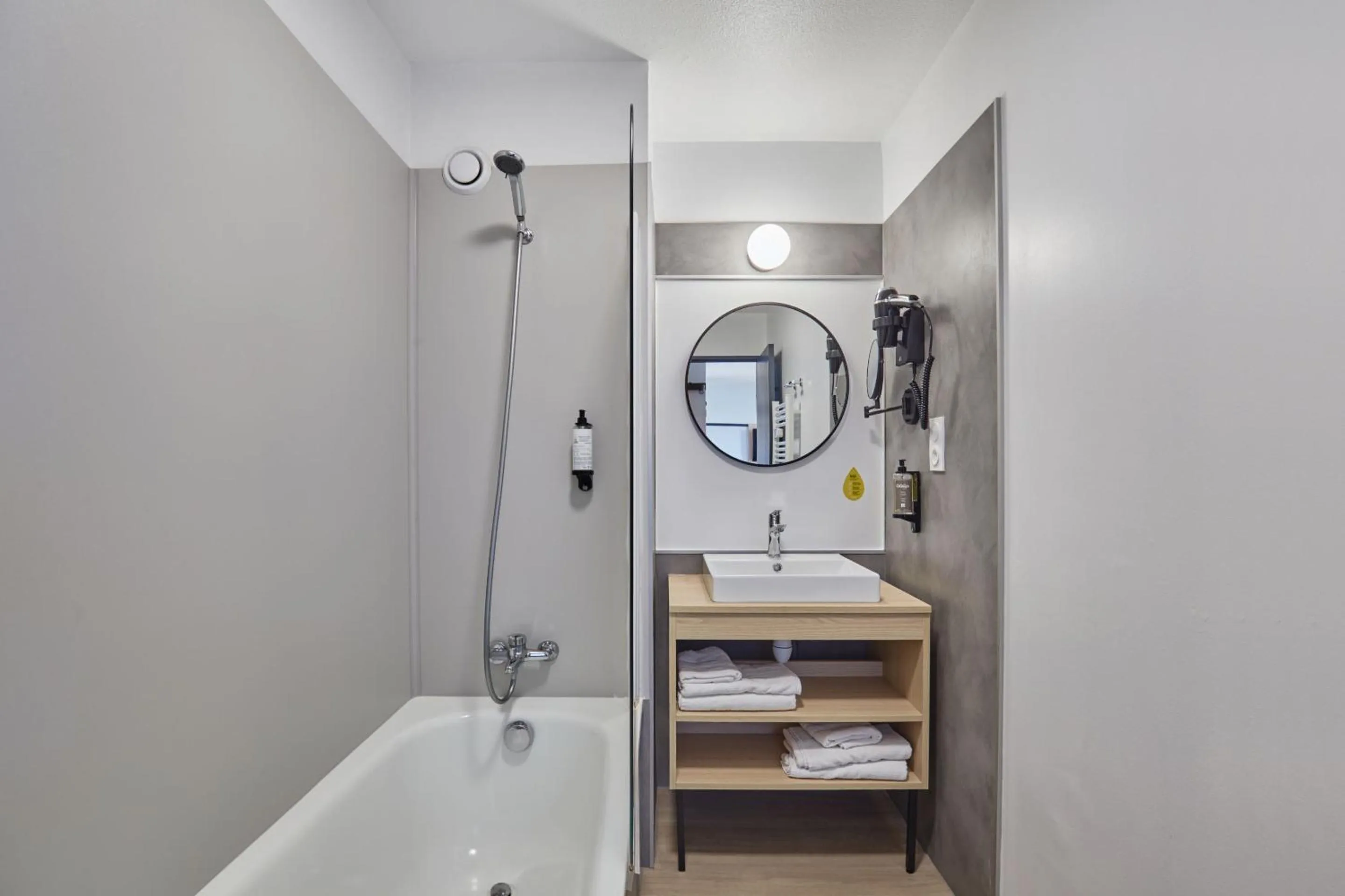 Bathroom in Appart Hotel Odalys City Aix en Provence Les Floridianes