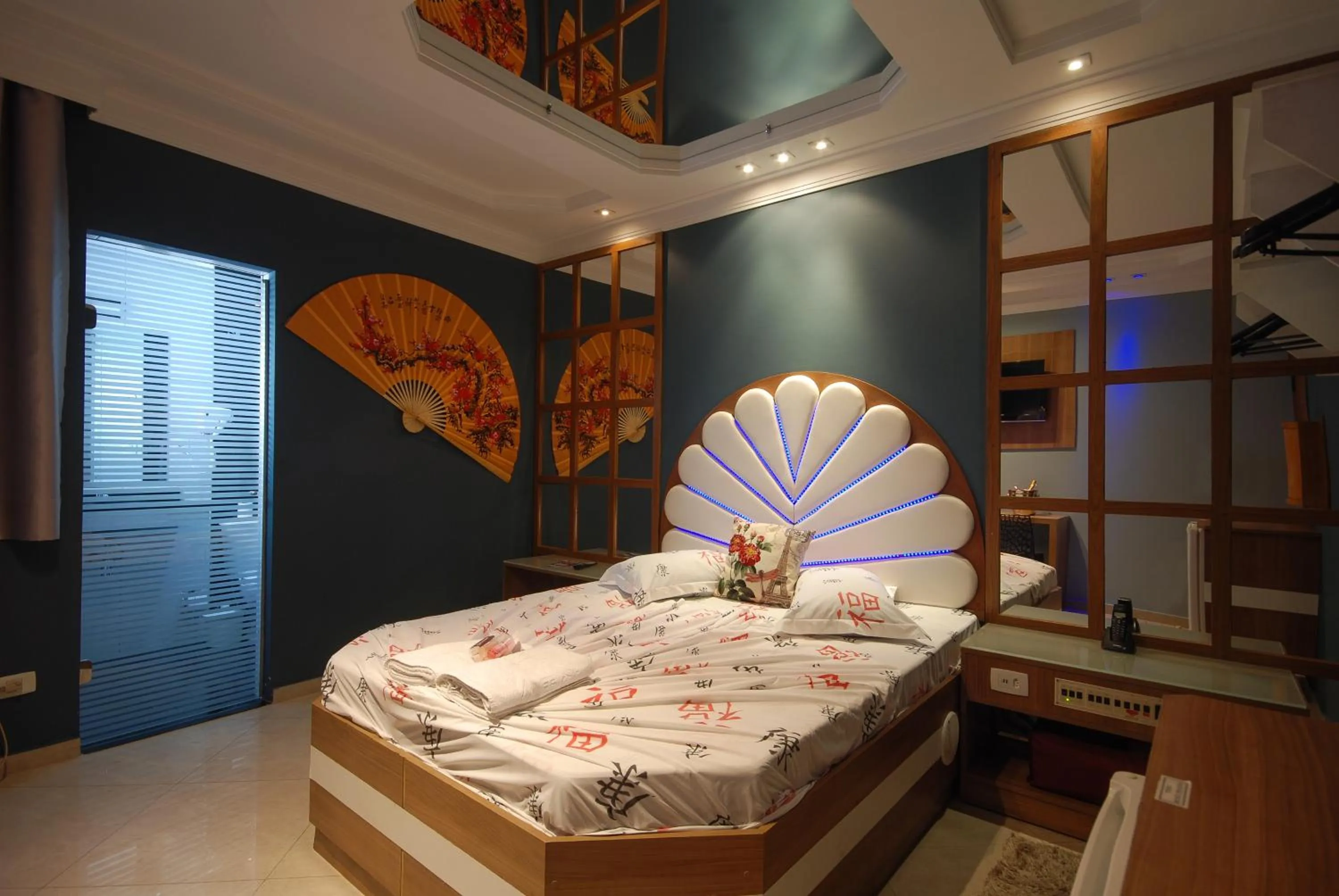 Photo of the whole room, Bed in Glória Plaza Hotel (Adults Only)