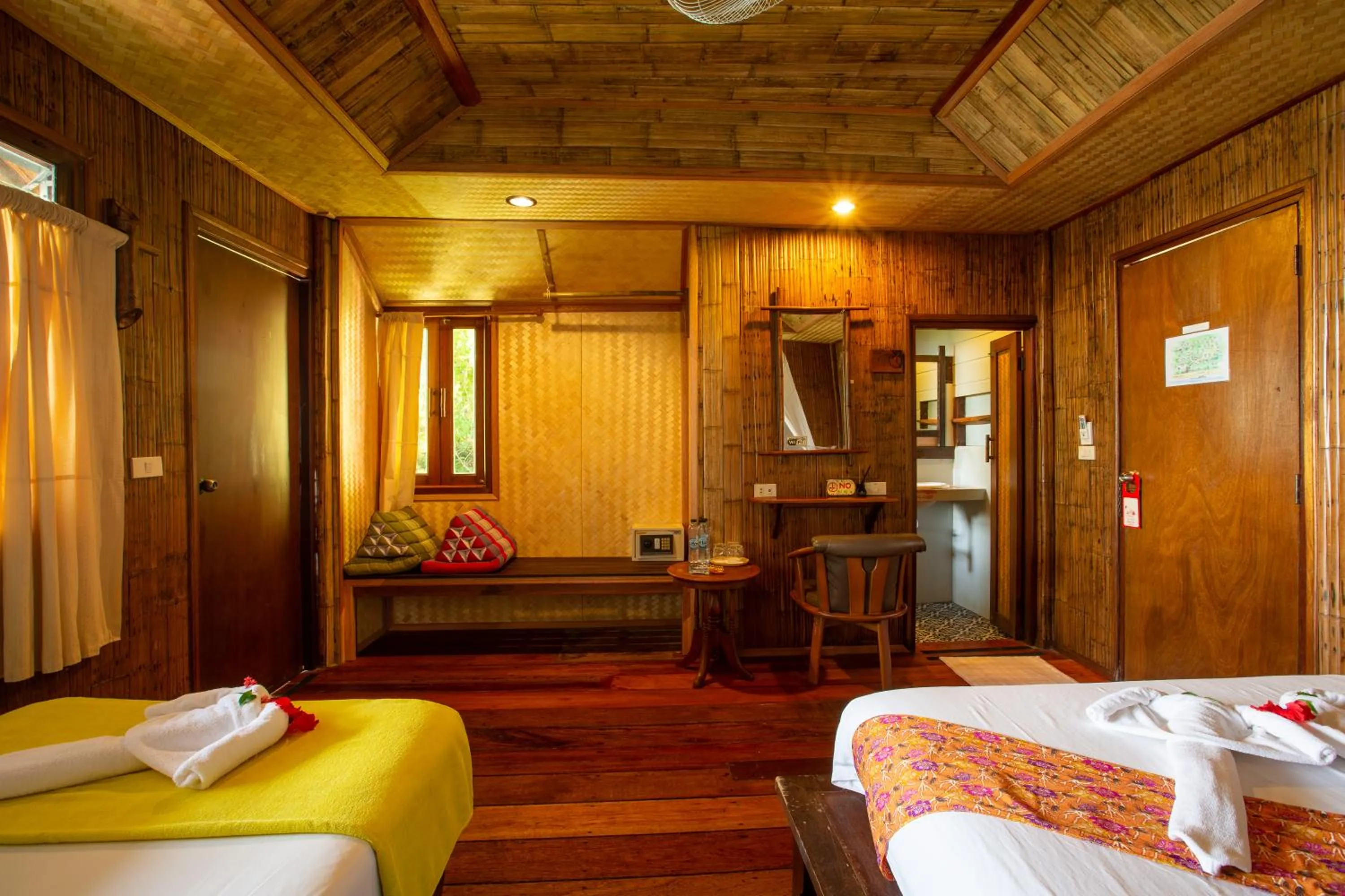 Photo of the whole room, Bed in Railay Garden View Resort