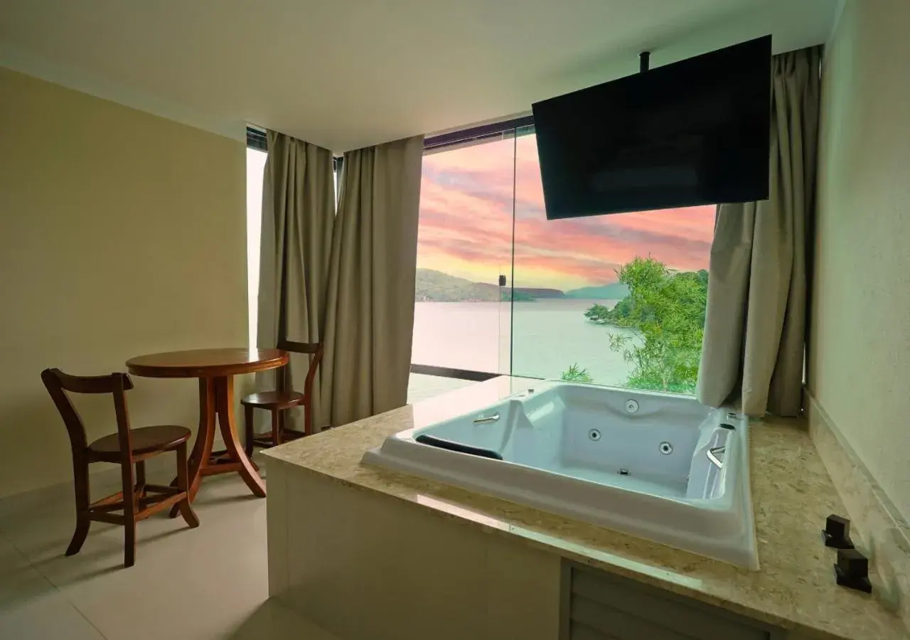 Suite with Hot Tub in Pousada e Restaurante Mangue Seco Angra Suite with Hot Tub in Pousada e Restaurante Mangue Seco Angra