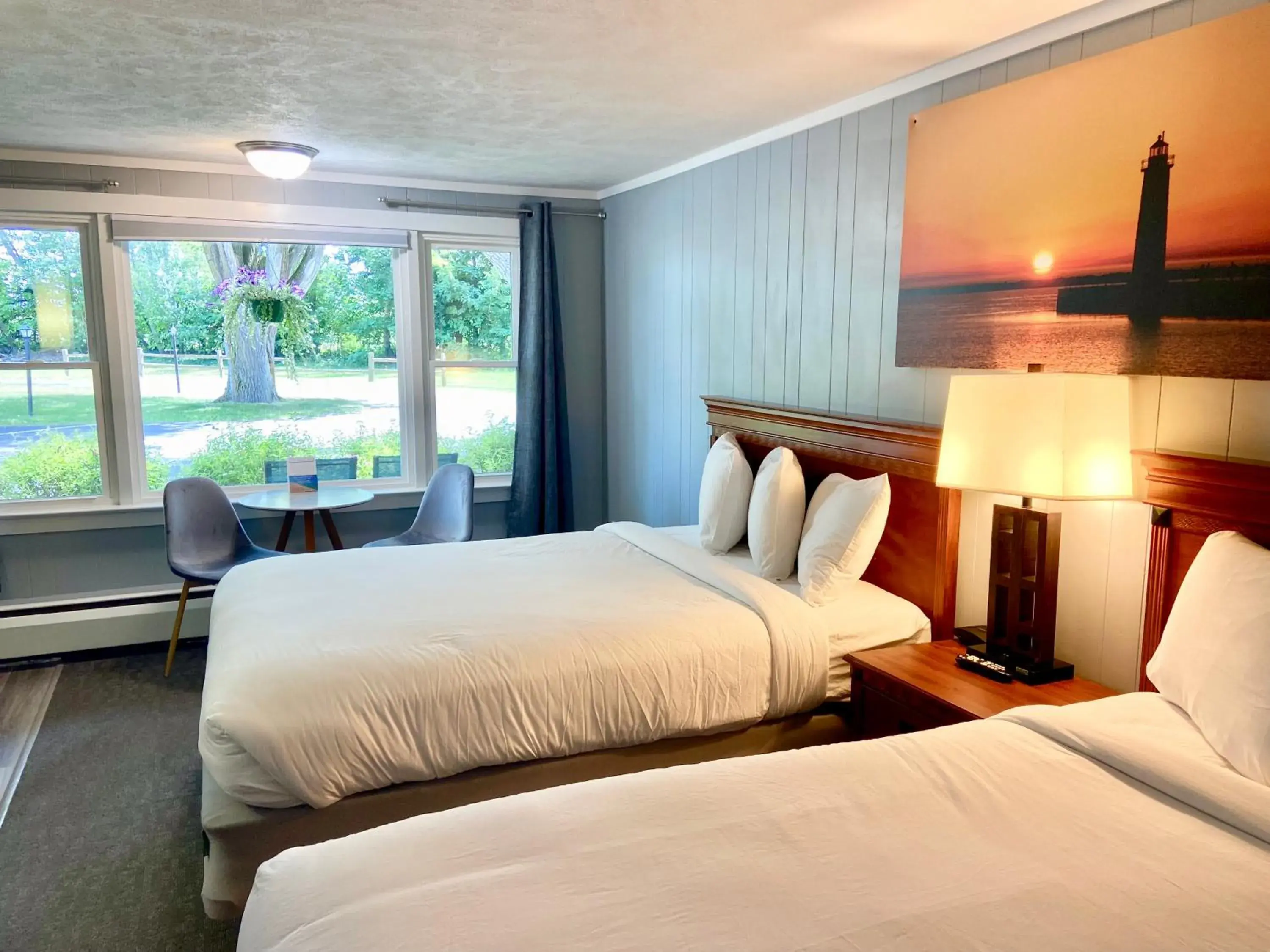 Deluxe Double Room in Elk Rapids Lakeshore Inn Deluxe Double Room in Elk Rapids Lakeshore Inn