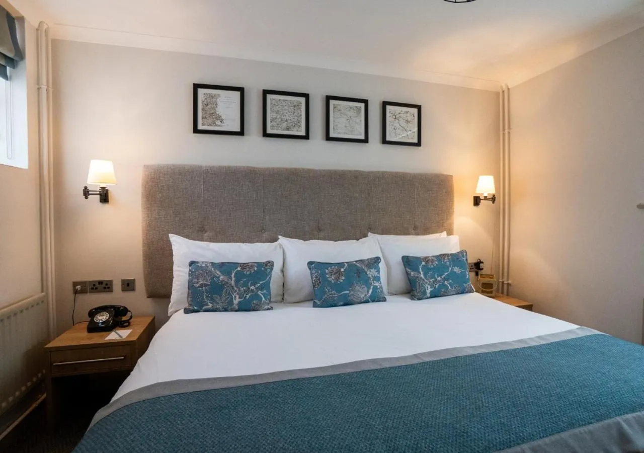 Bed in Horwood House Hotel