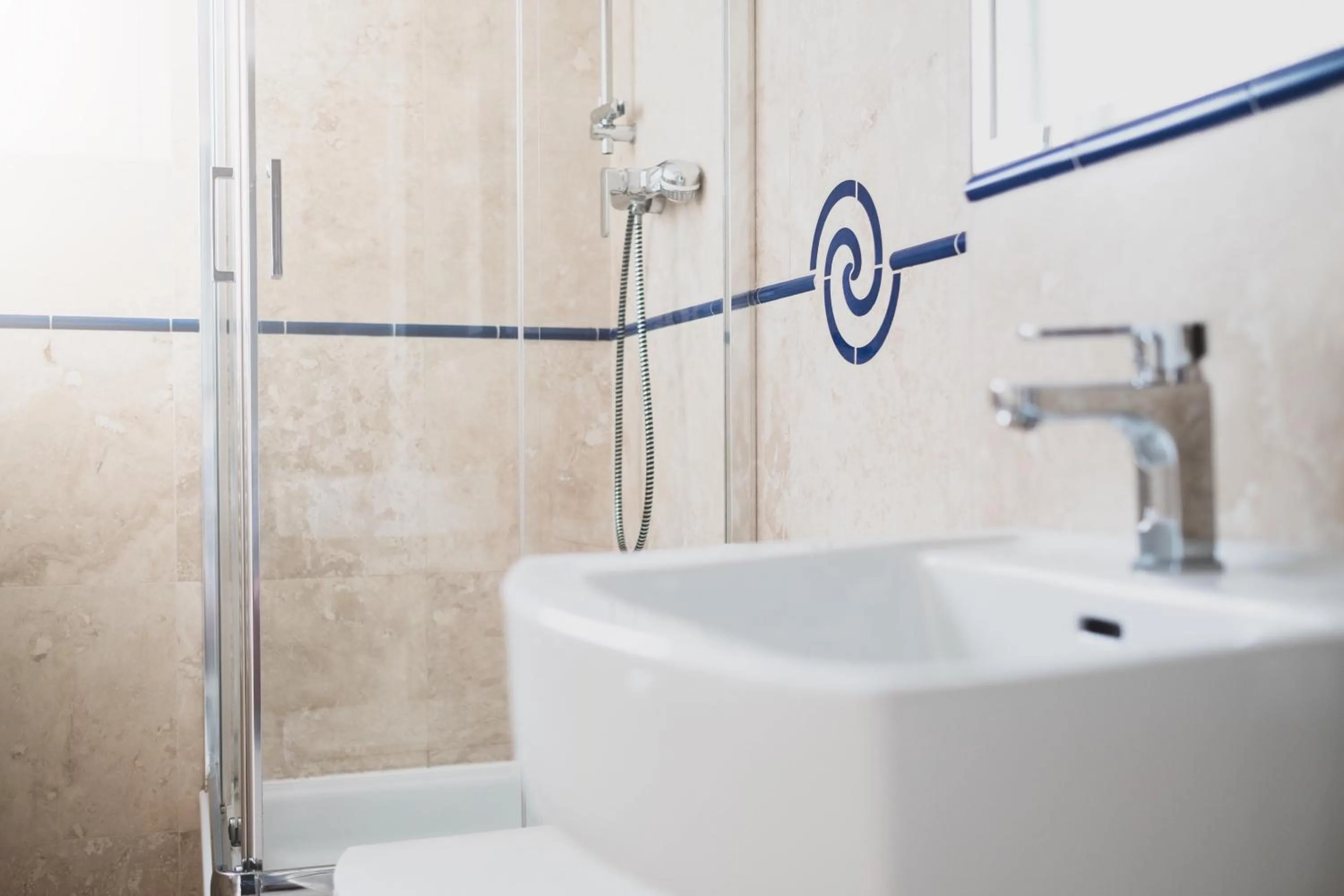 Shower in Cybulskiego Guest Rooms