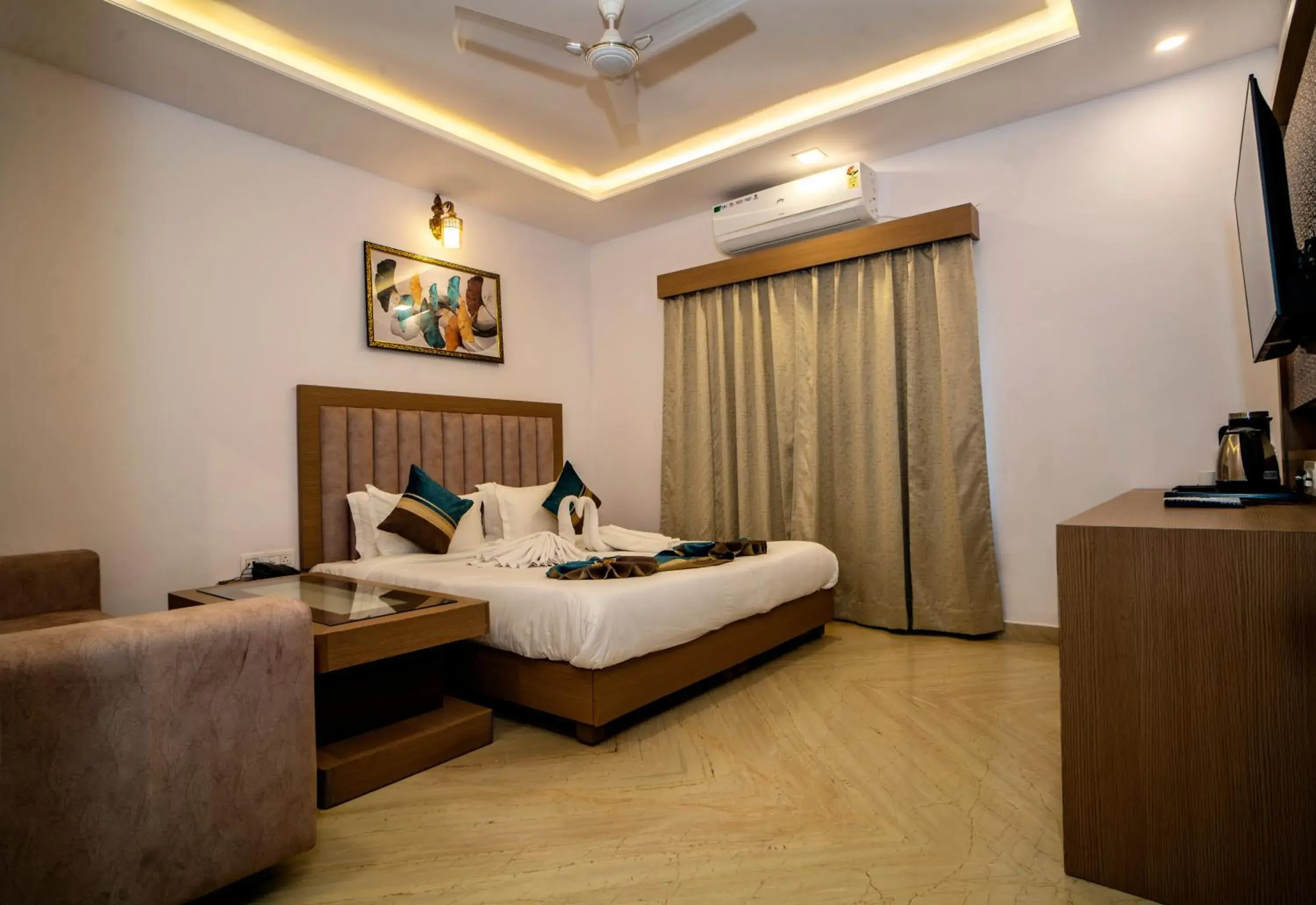 Bed in Florence Continental Udaipur Bed in Florence Continental Udaipur