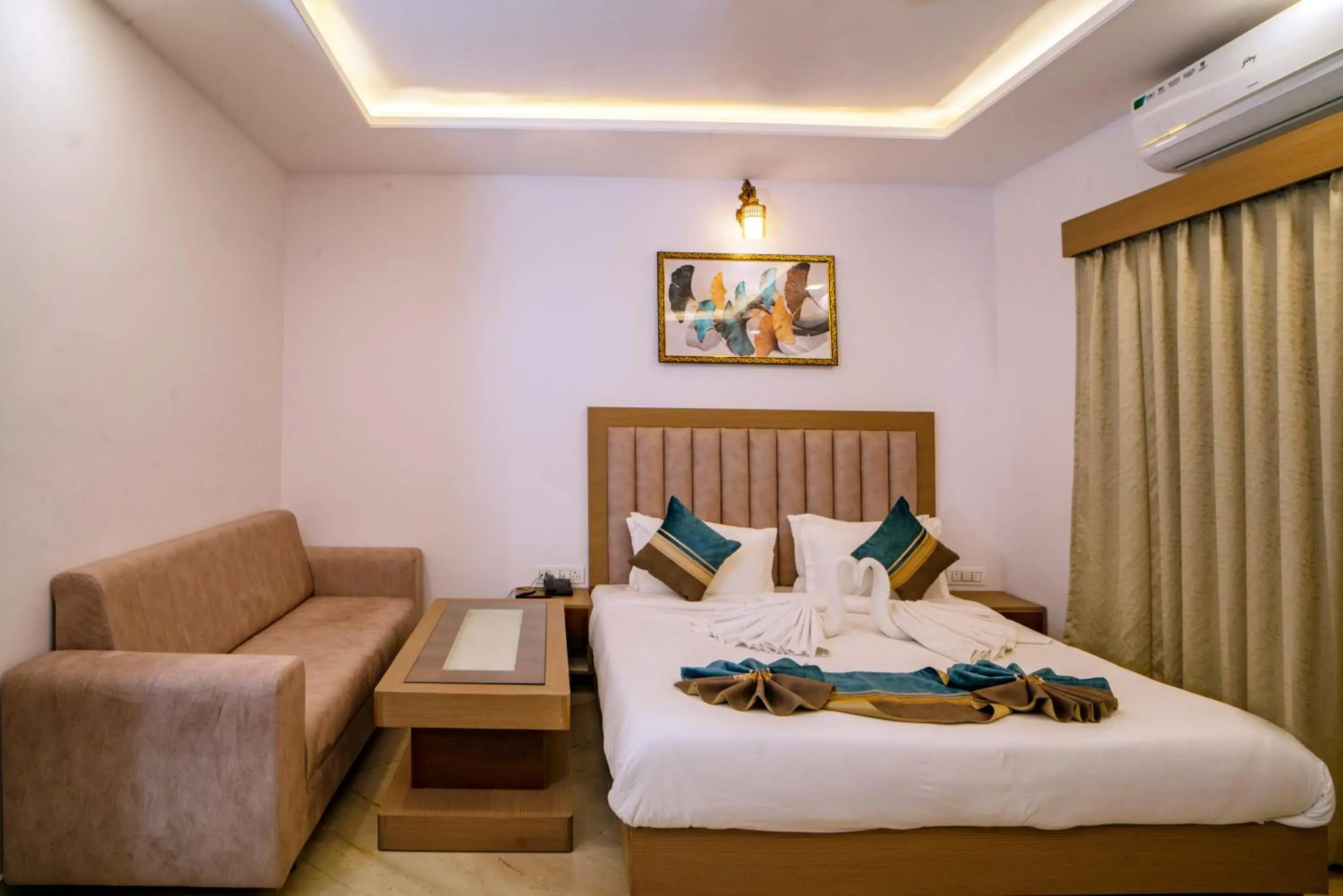 Bedroom, Bed in Florence Continental Udaipur Bedroom, Bed in Florence Continental Udaipur