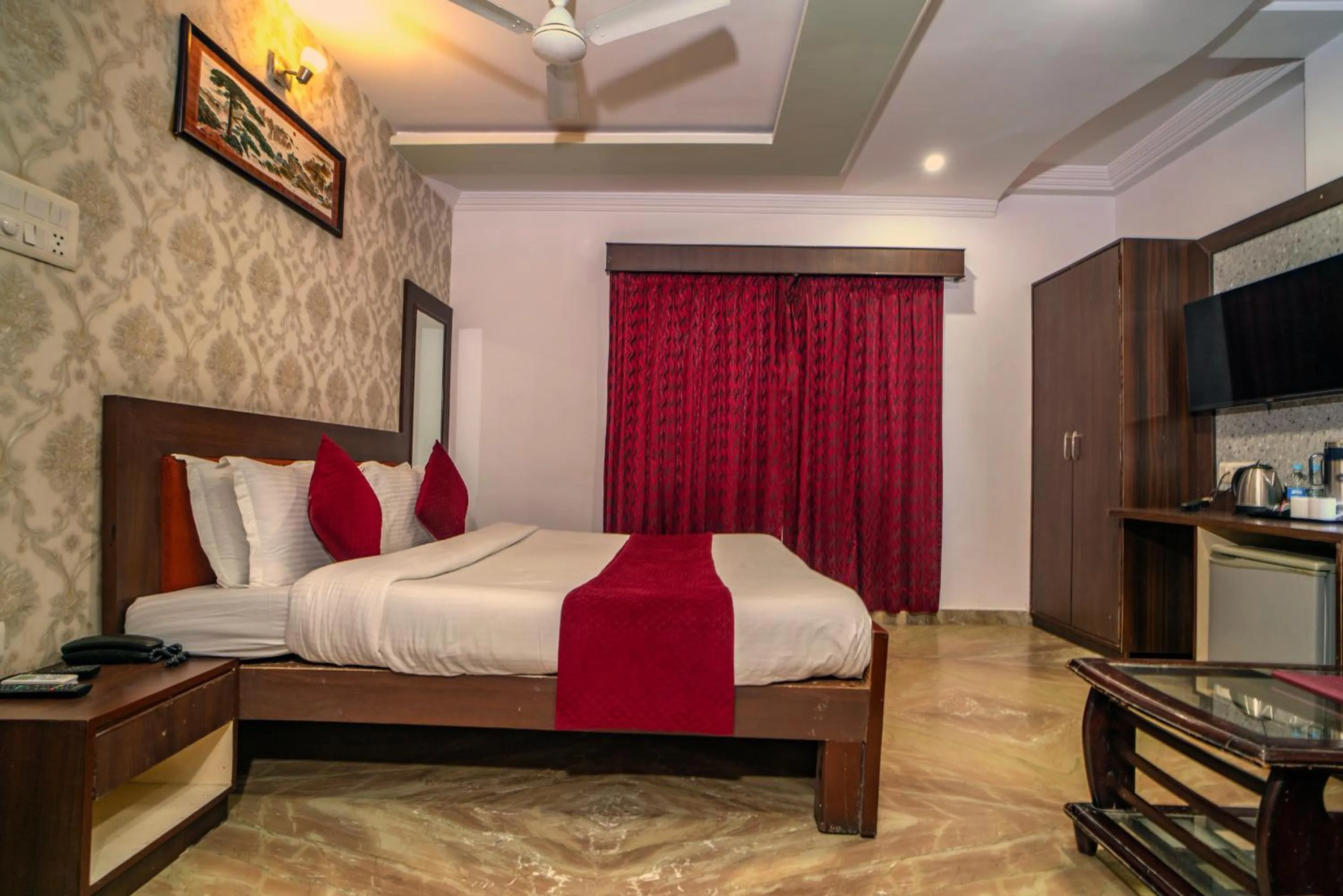 Photo of the whole room, Bed in Florence Continental Udaipur