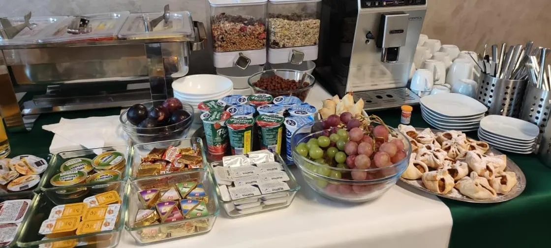 Buffet breakfast in Hotel MERTIN