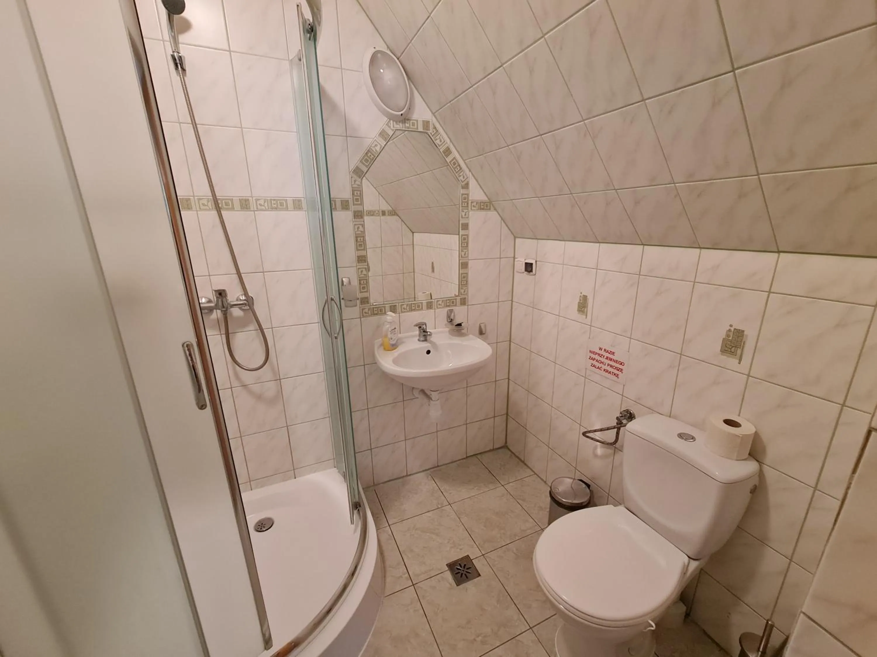 Shower in GliczarowSki u Zbója