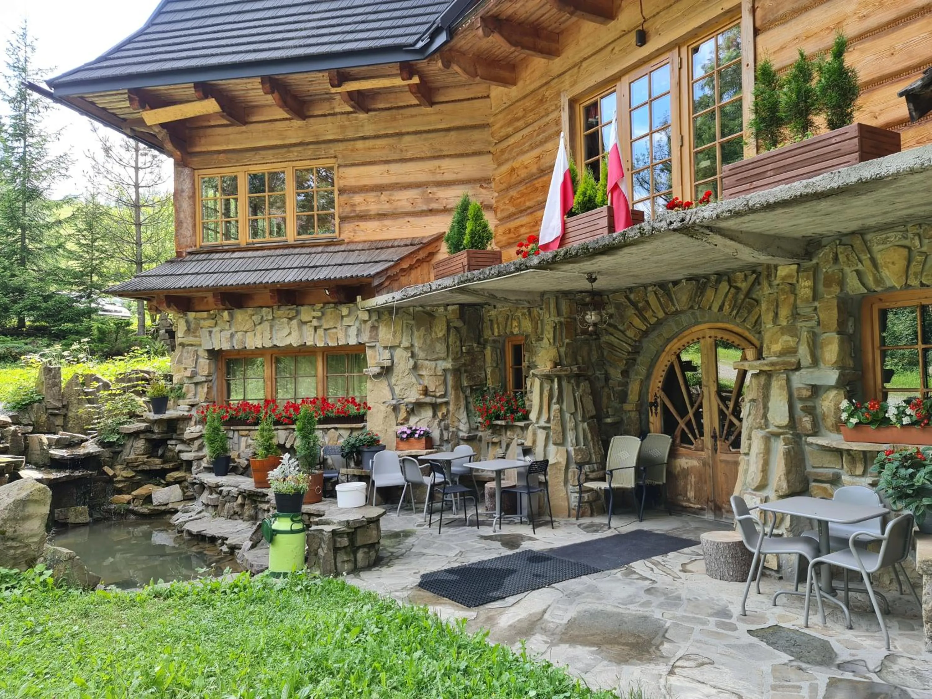 Property building in GliczarowSki u Zbója