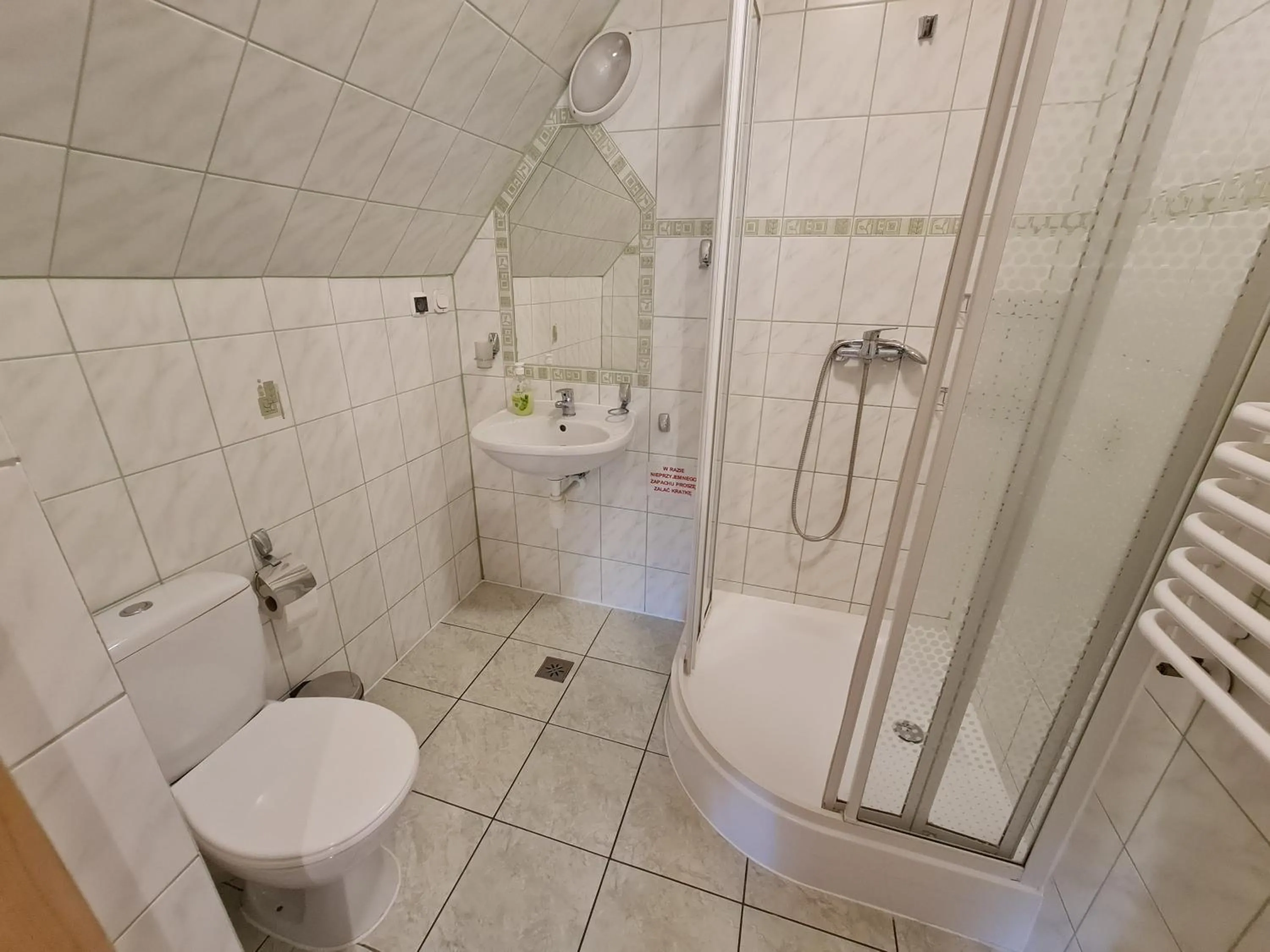 Shower in GliczarowSki u Zbója