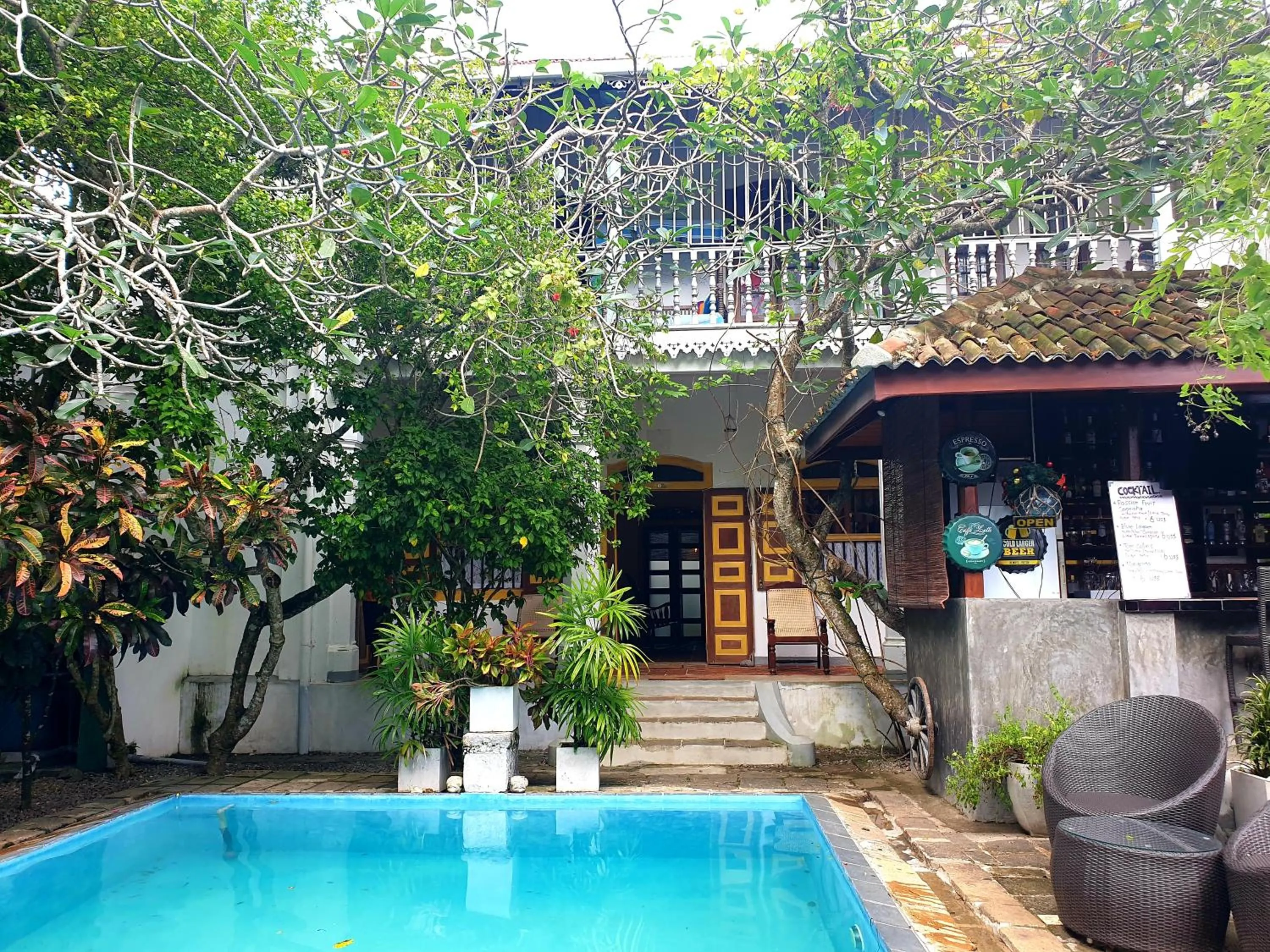 Swimming pool in Nooit Gedacht Heritage Hotel (Original Dutch Governors House)
