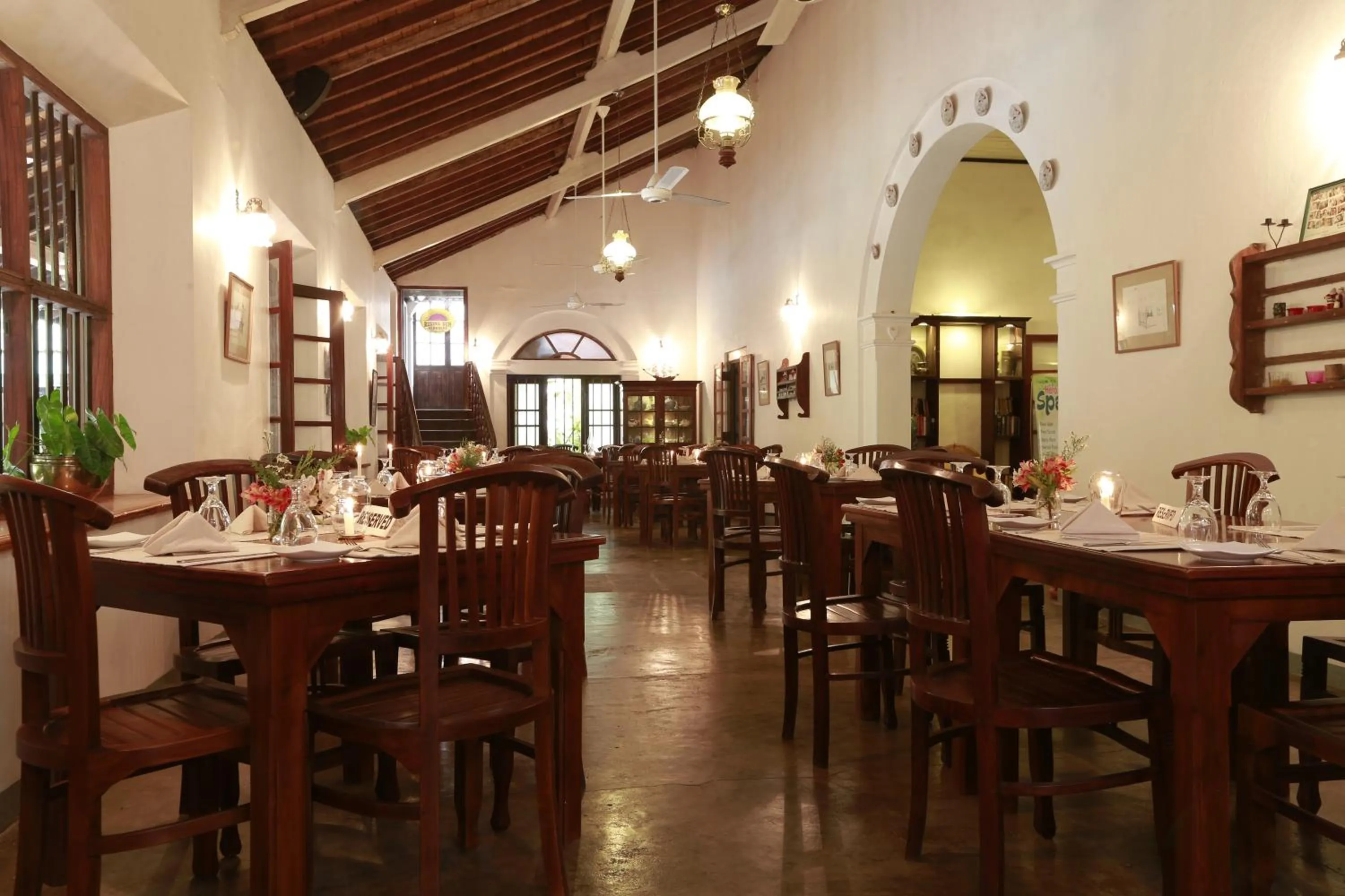 Restaurant/places to eat in Nooit Gedacht Heritage Hotel (Original Dutch Governors House)