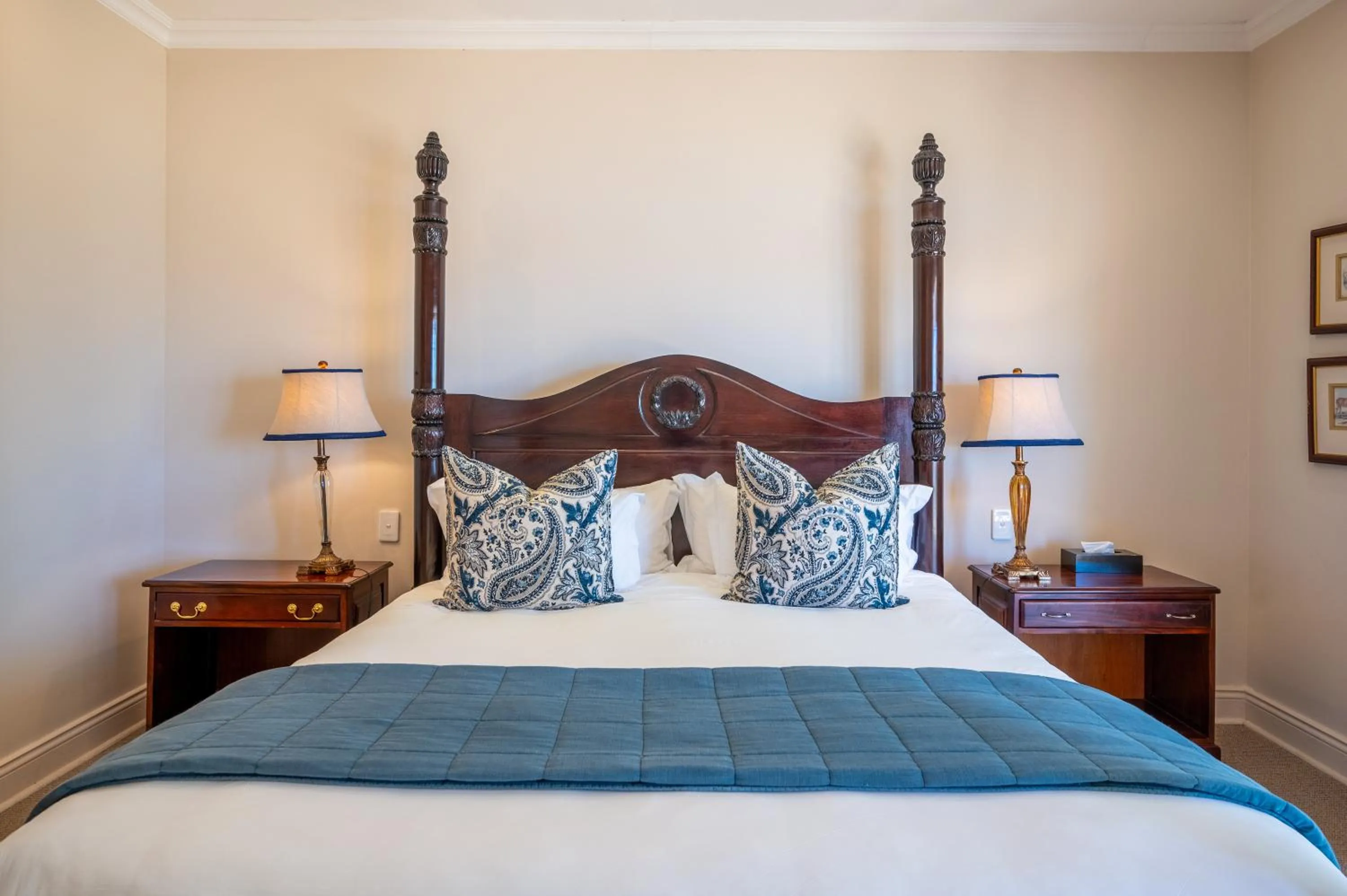 Bed in Walkersons Hotel & Spa