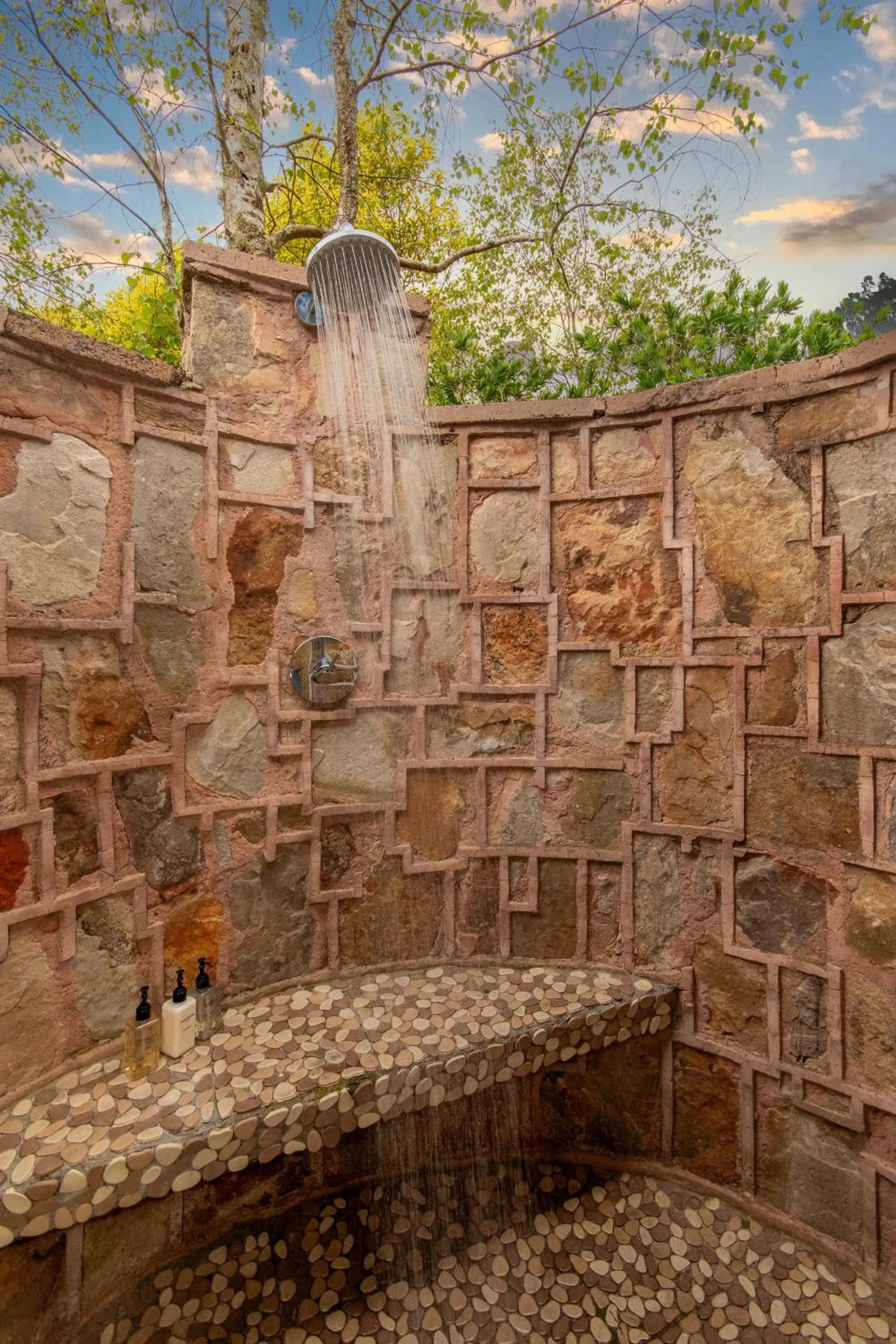 Shower in Walkersons Hotel & Spa