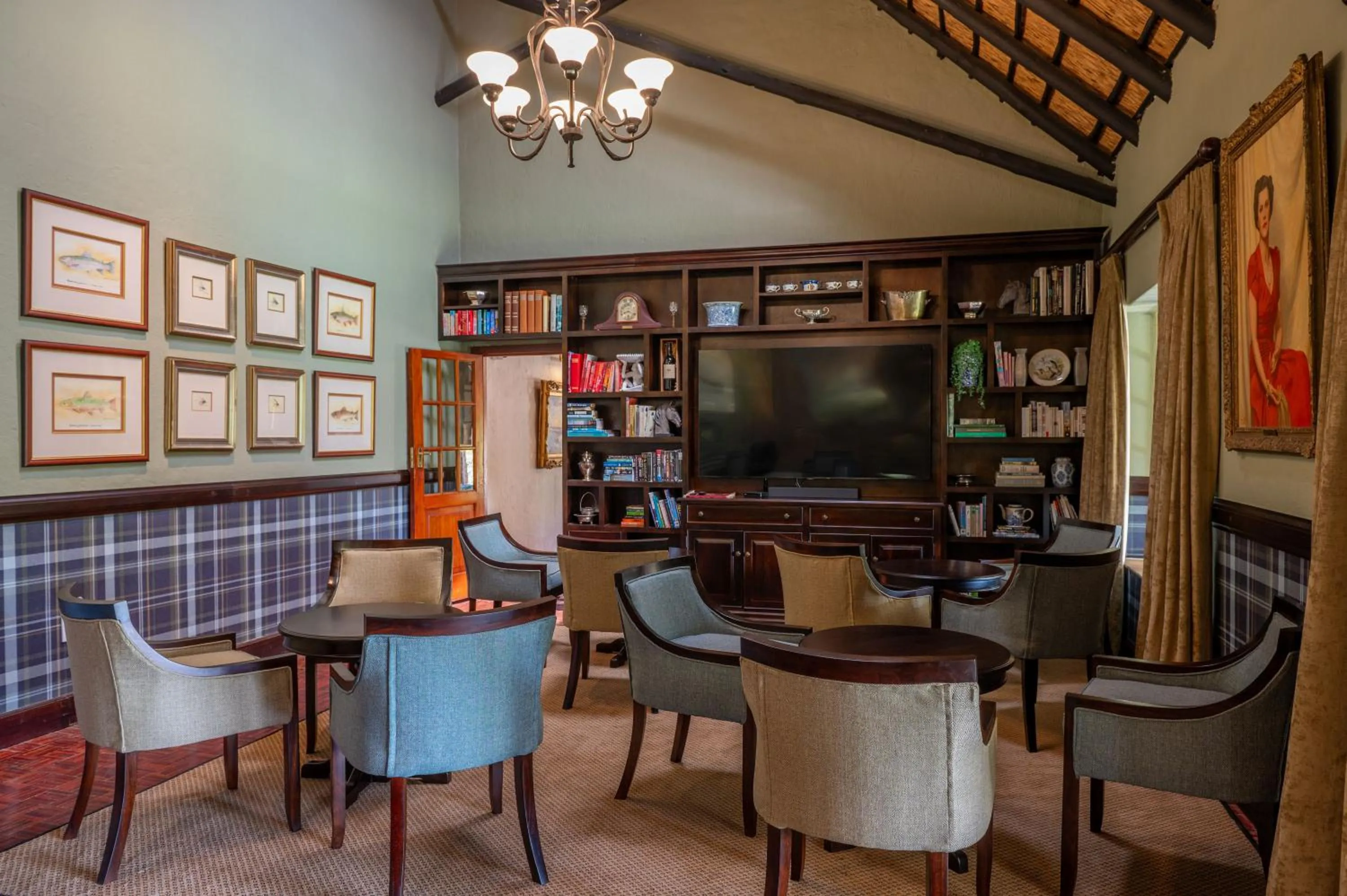 Library in Walkersons Hotel & Spa