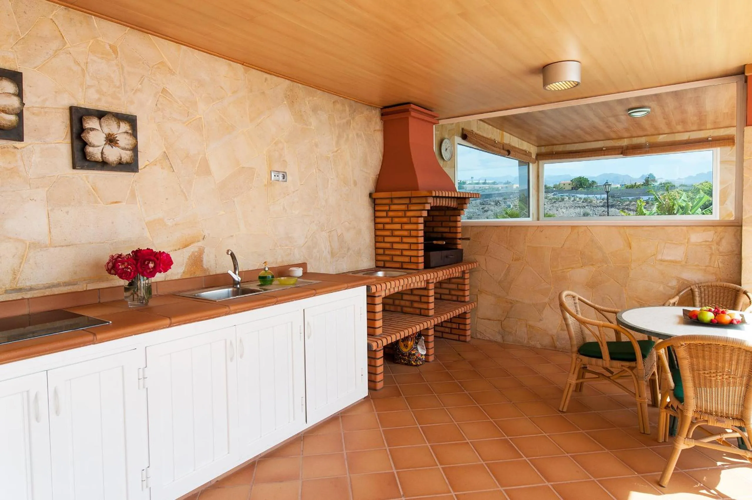 BBQ facilities in Villa Los Azules with pool and jacuzzi