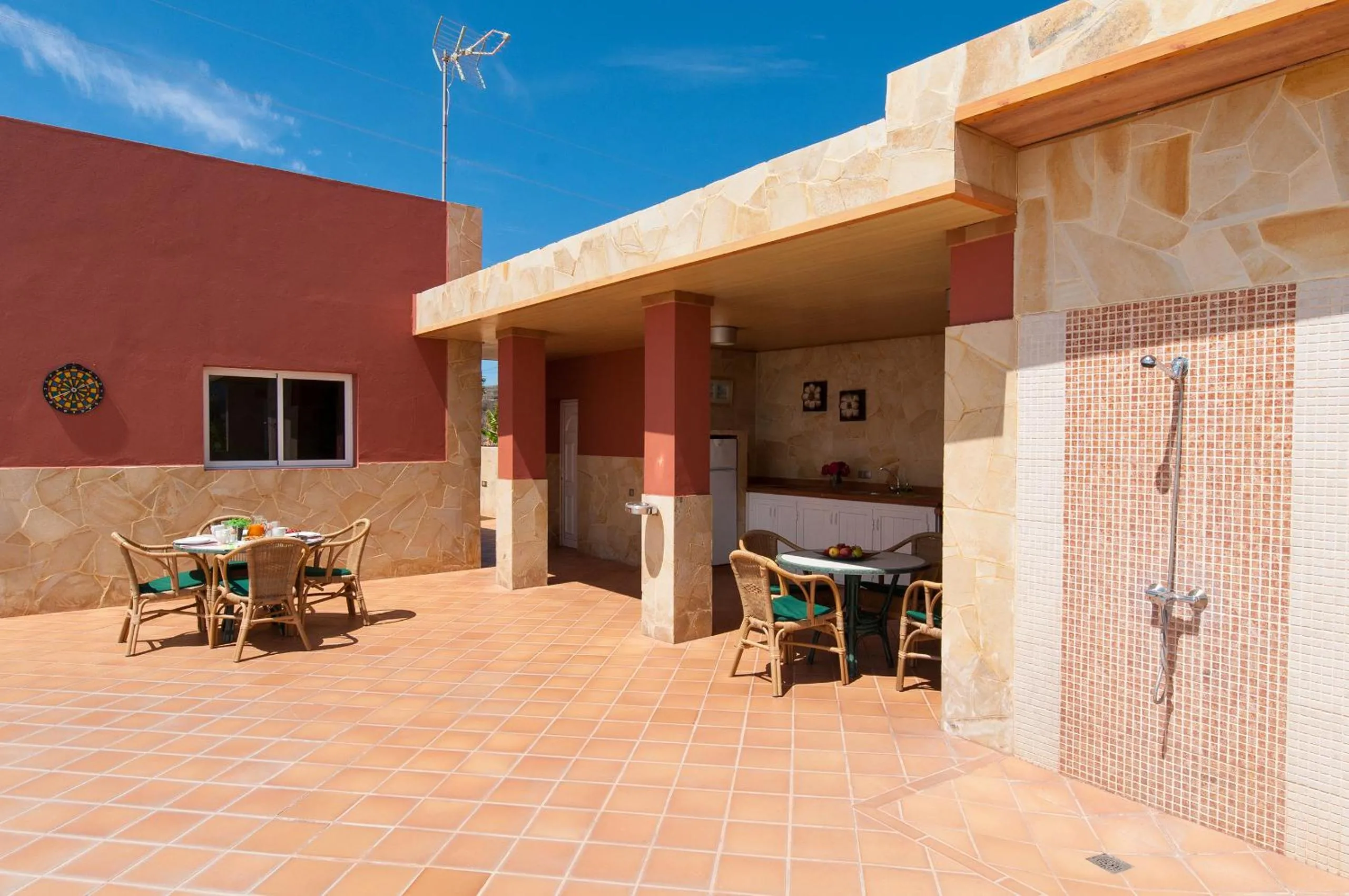 Dining area in Villa Los Azules with pool and jacuzzi