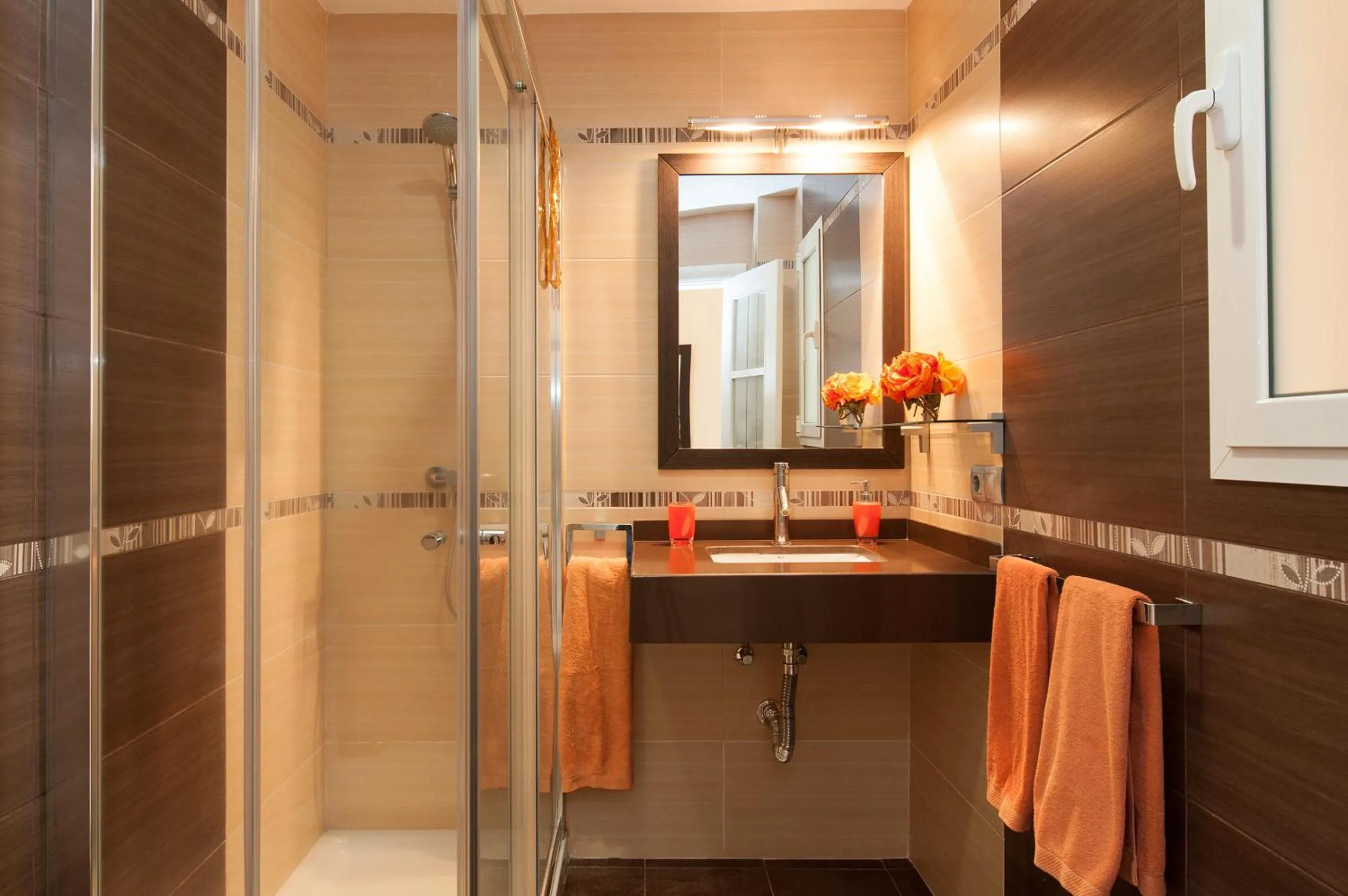 Shower in Villa Los Azules with pool and jacuzzi