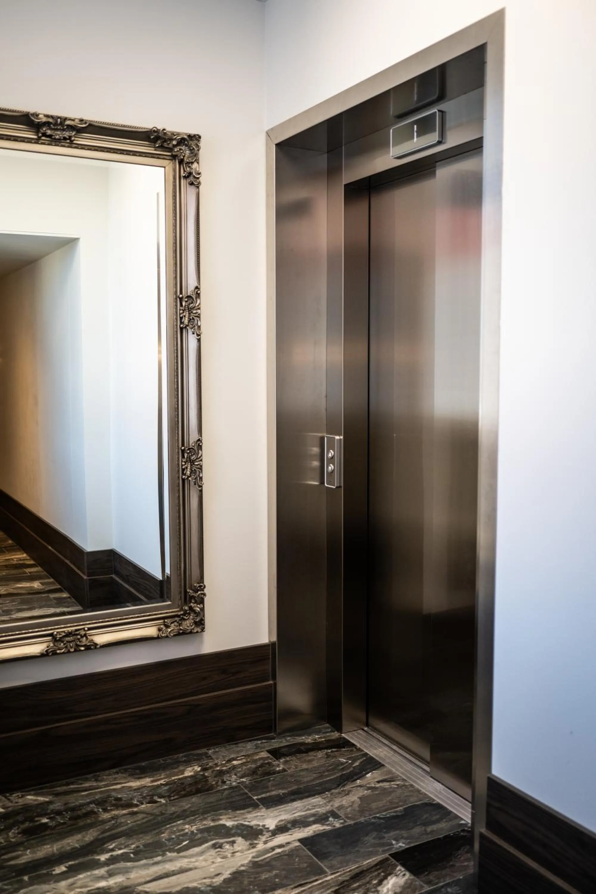 Property building in Hotel & Restaurant Knote