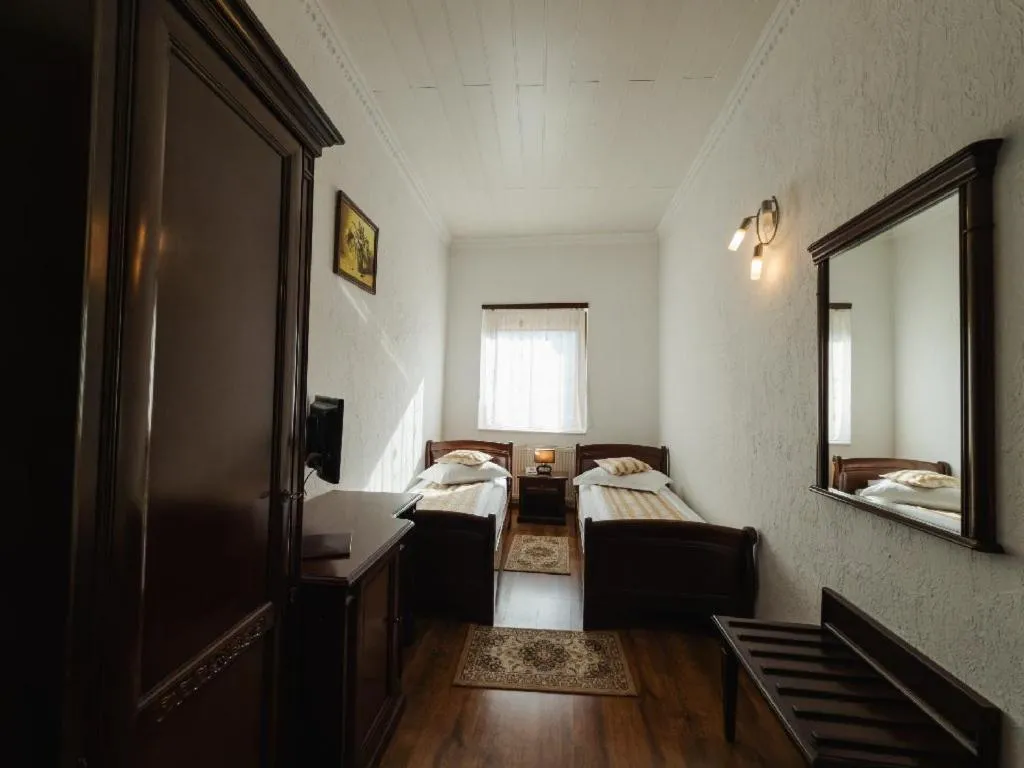 Photo of the whole room, Bed in Hotel Claudiu