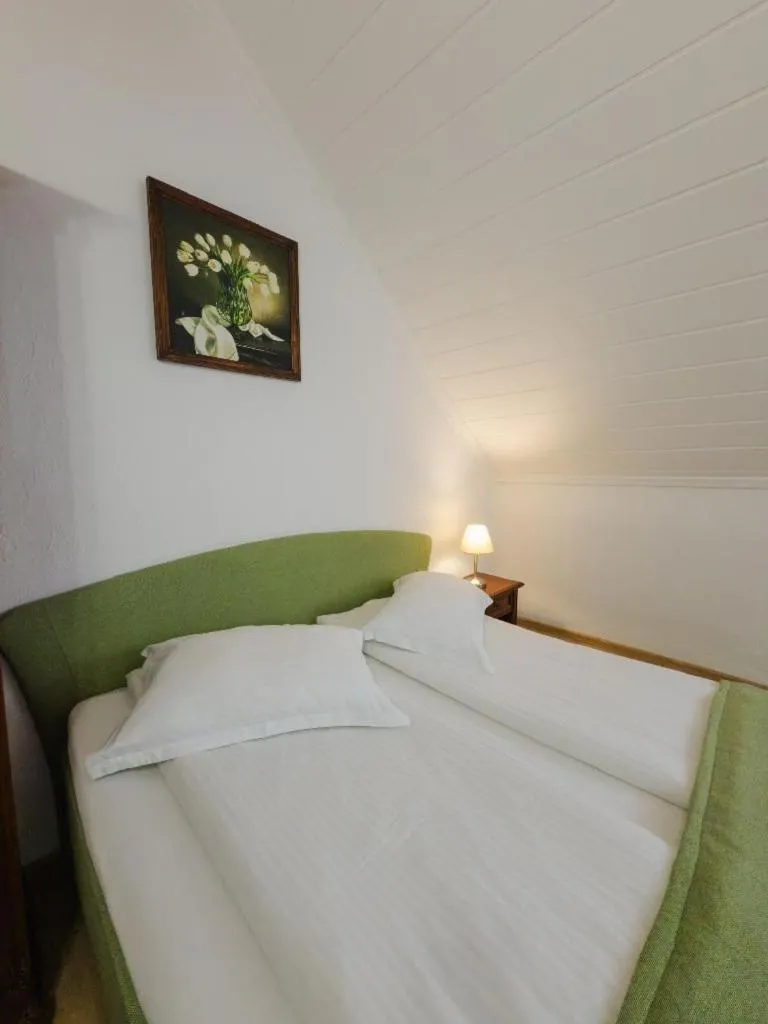 Photo of the whole room, Bed in Hotel Claudiu