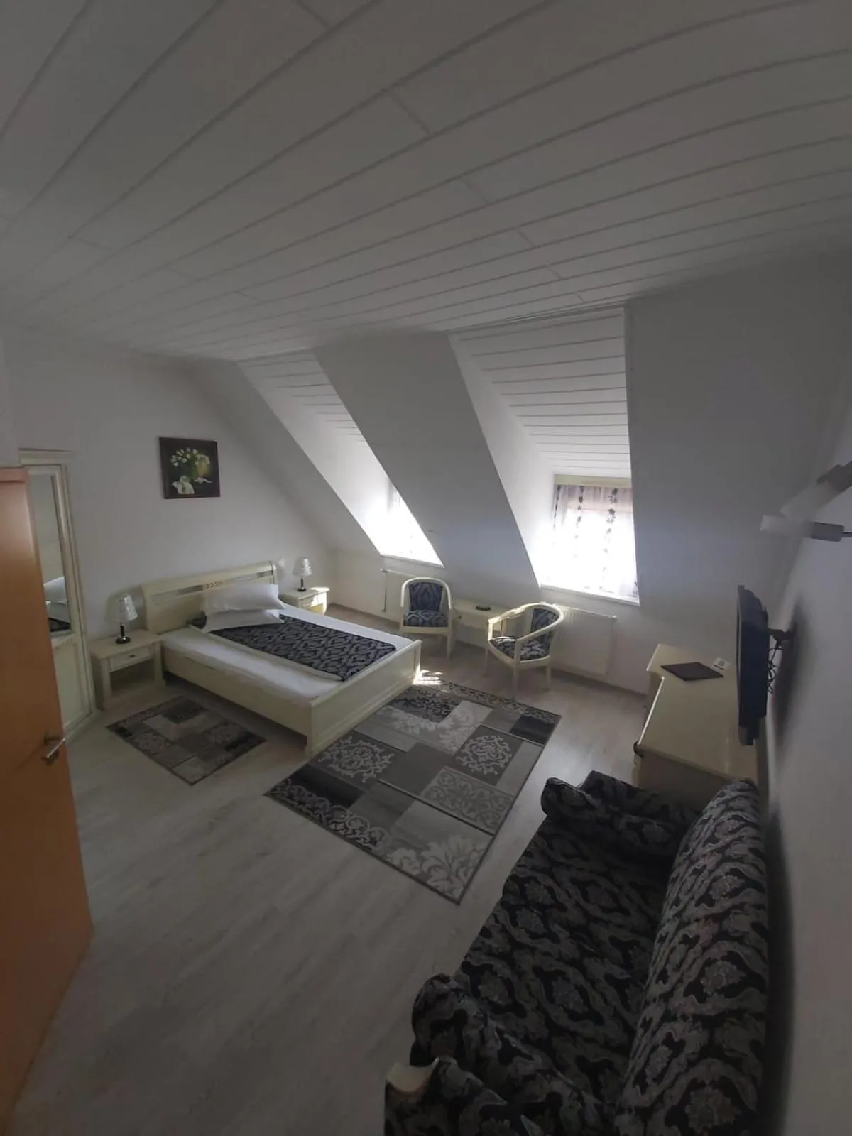 Photo of the whole room, Bed in Hotel Claudiu