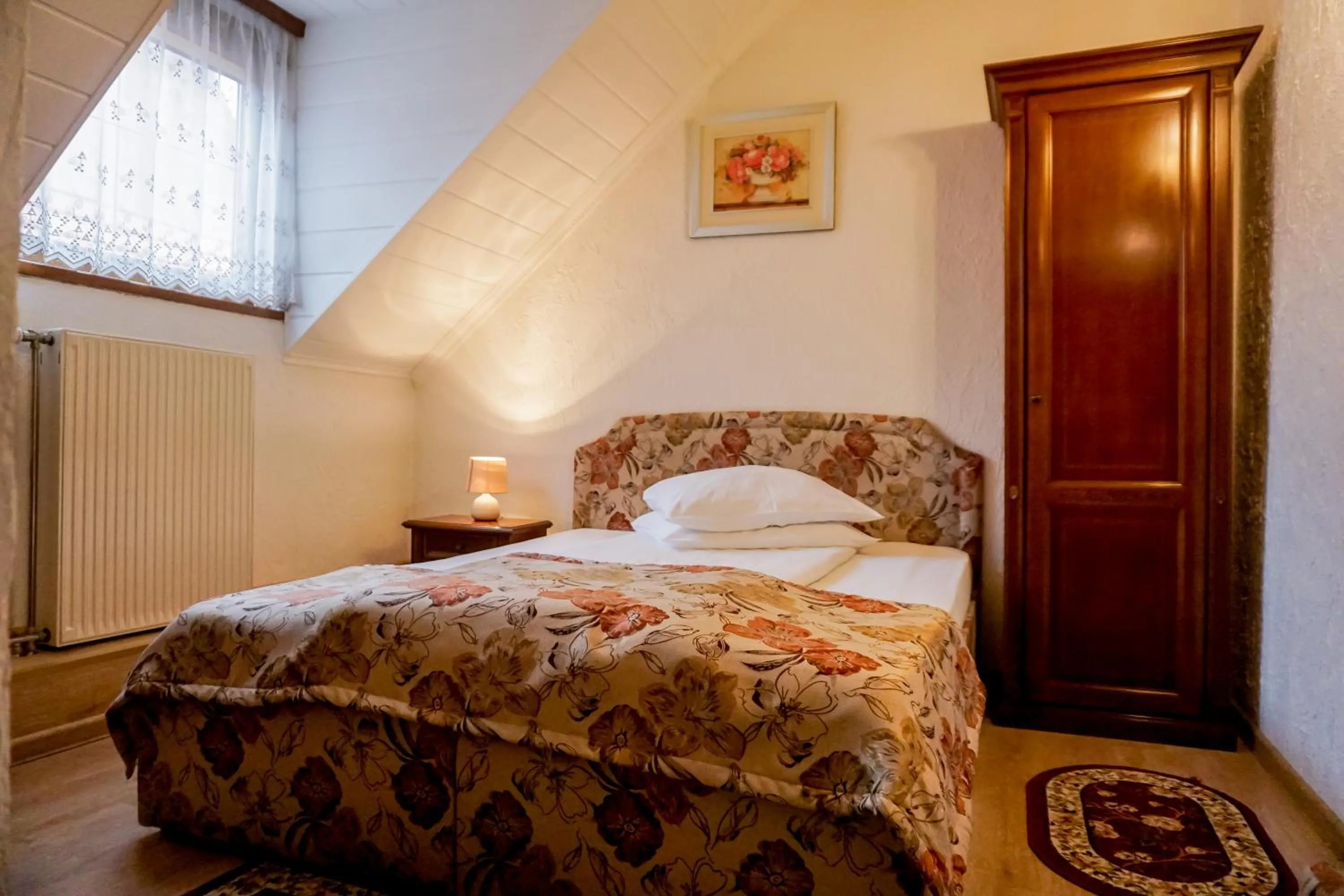 Photo of the whole room, Bed in Hotel Claudiu