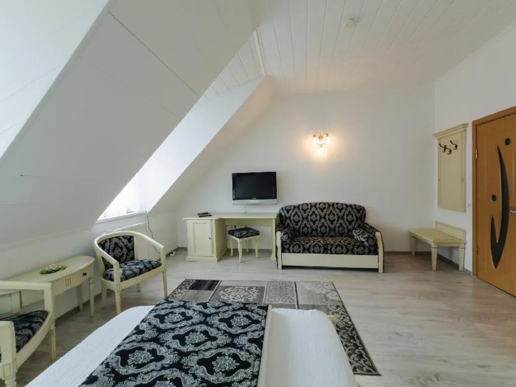 Photo of the whole room, Bed in Hotel Claudiu