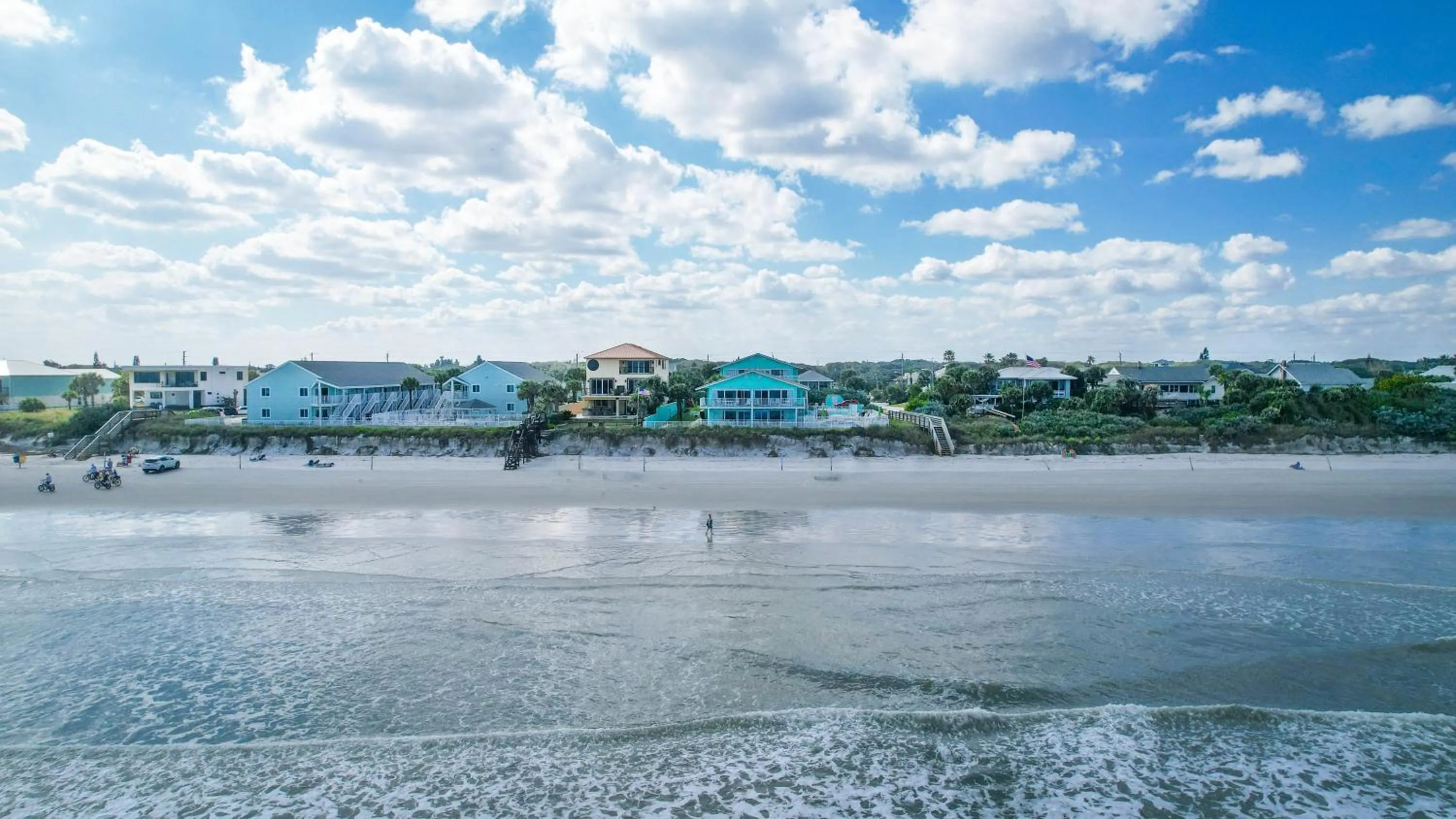 Property building in Ocean Beach Club