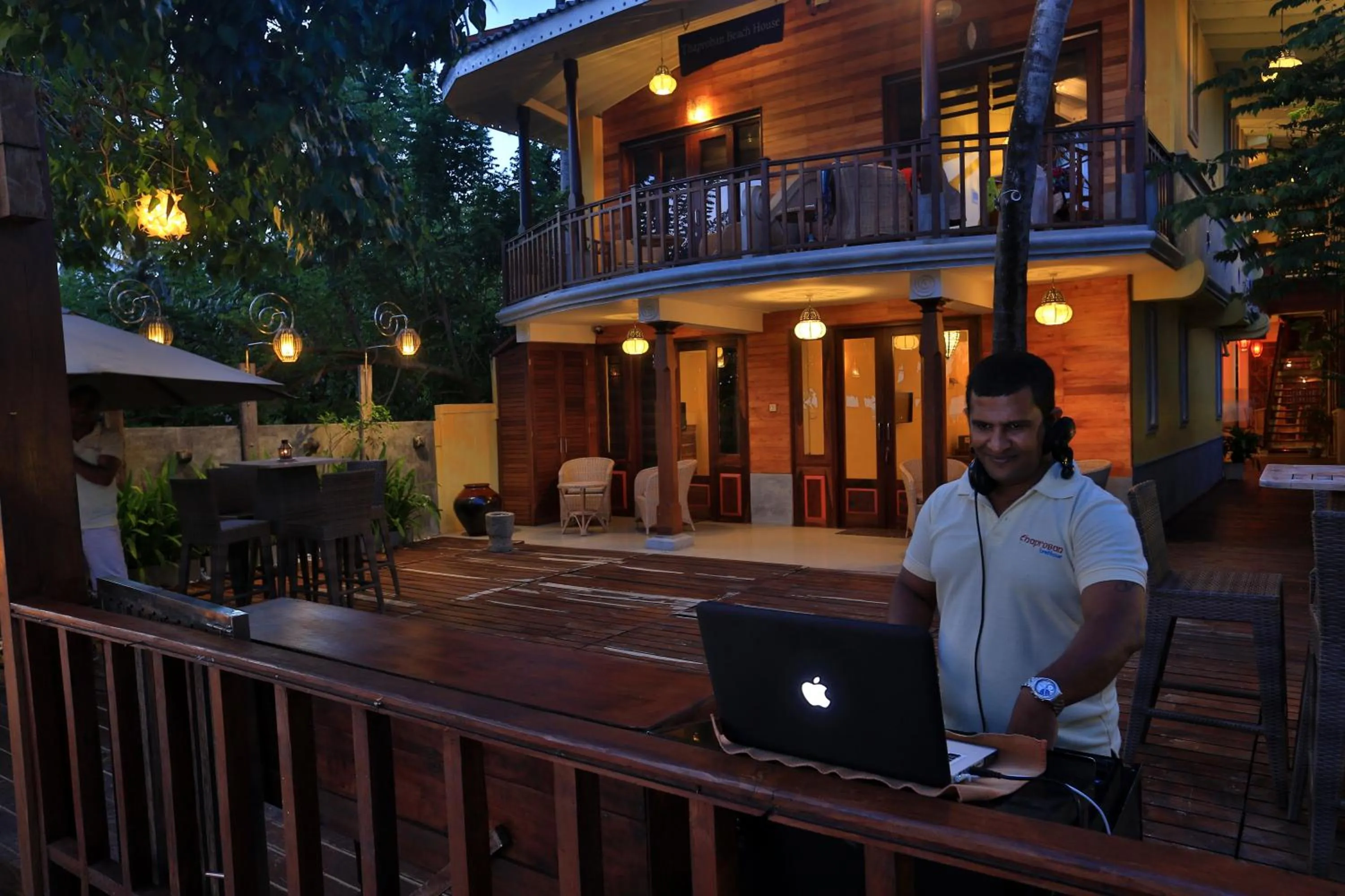 Nightclub / DJ in Thaproban Beach House