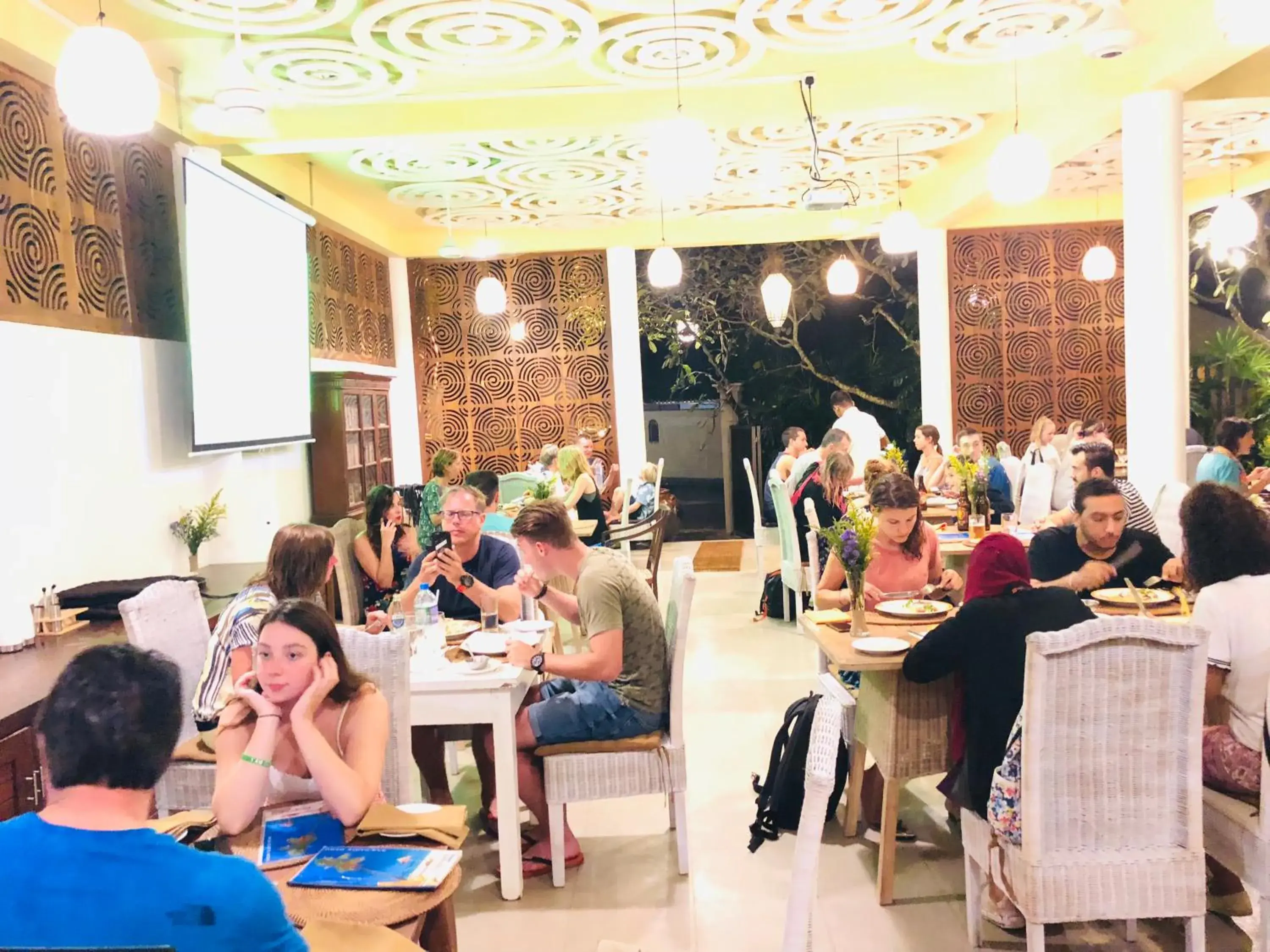 Restaurant/places to eat in Thaproban Beach House Restaurant/places to eat in Thaproban Beach House