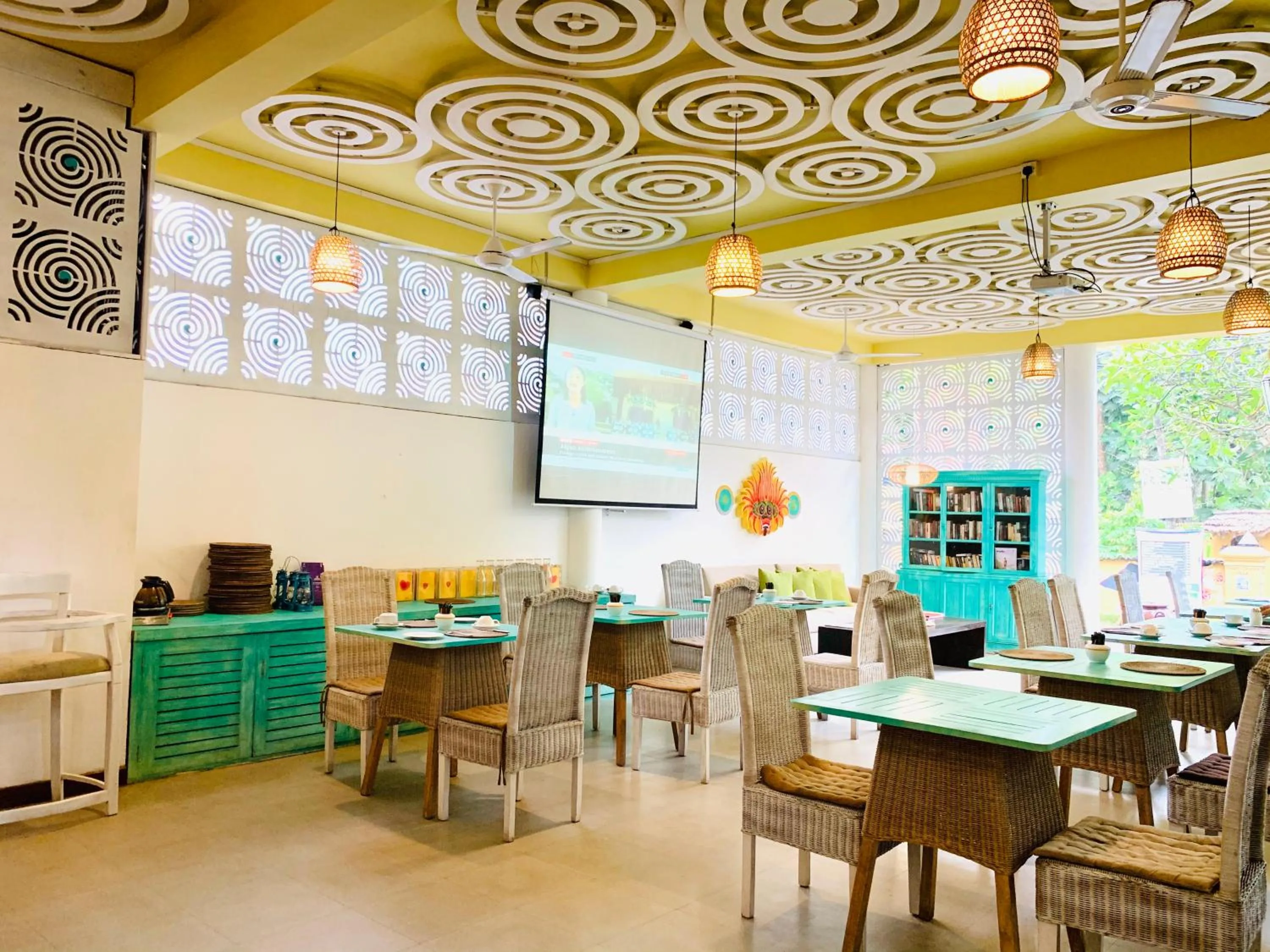 Restaurant/places to eat in Thaproban Beach House