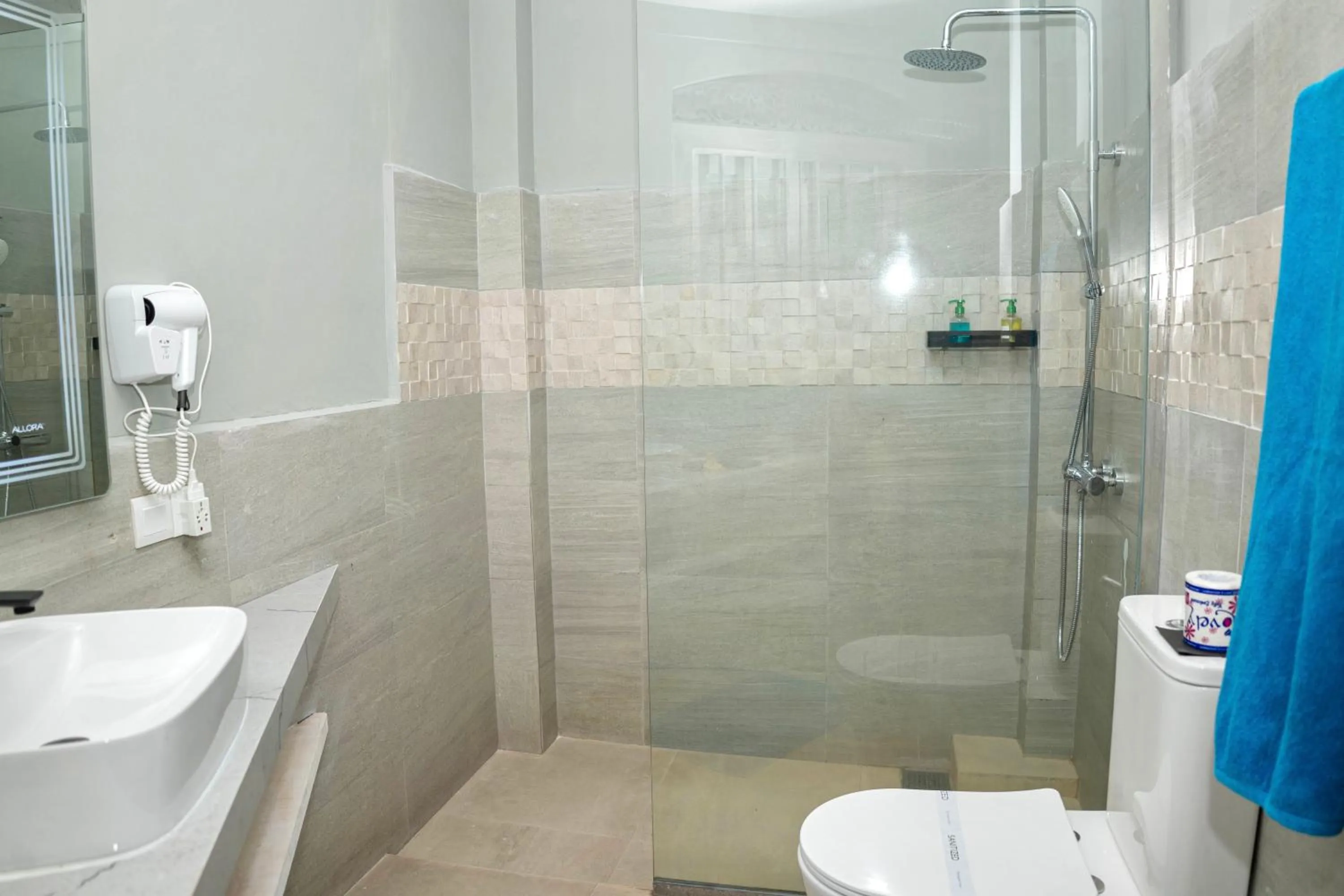 Shower in Thaproban Beach House