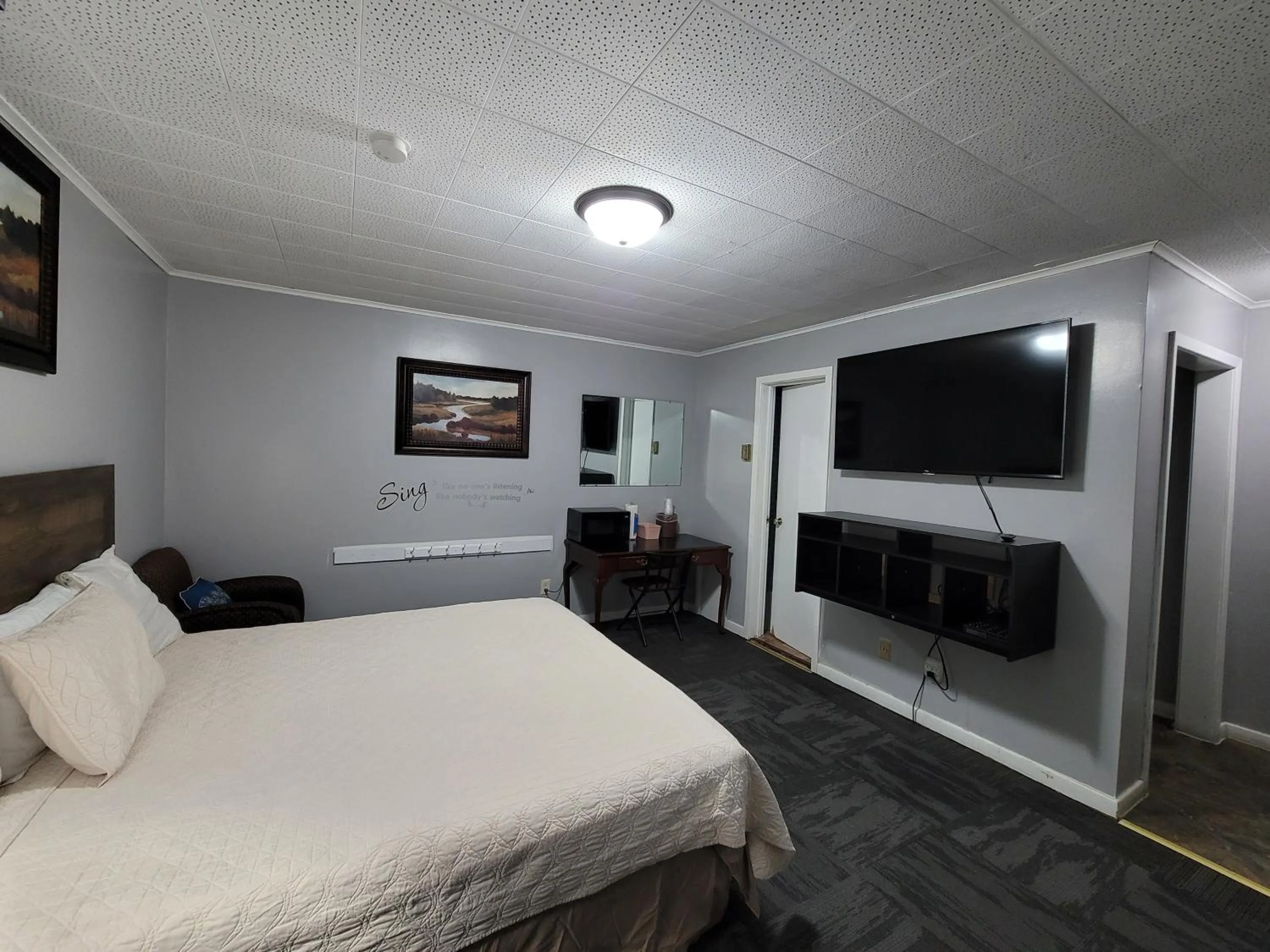 Bed in Fiesta City Motel