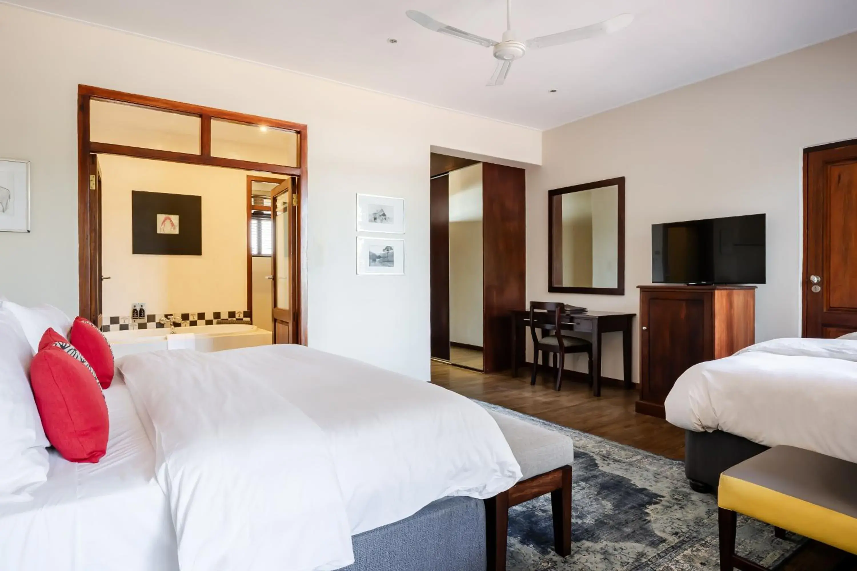 Bed in Casterbridge Hollow Boutique Hotel Bed in Casterbridge Hollow Boutique Hotel