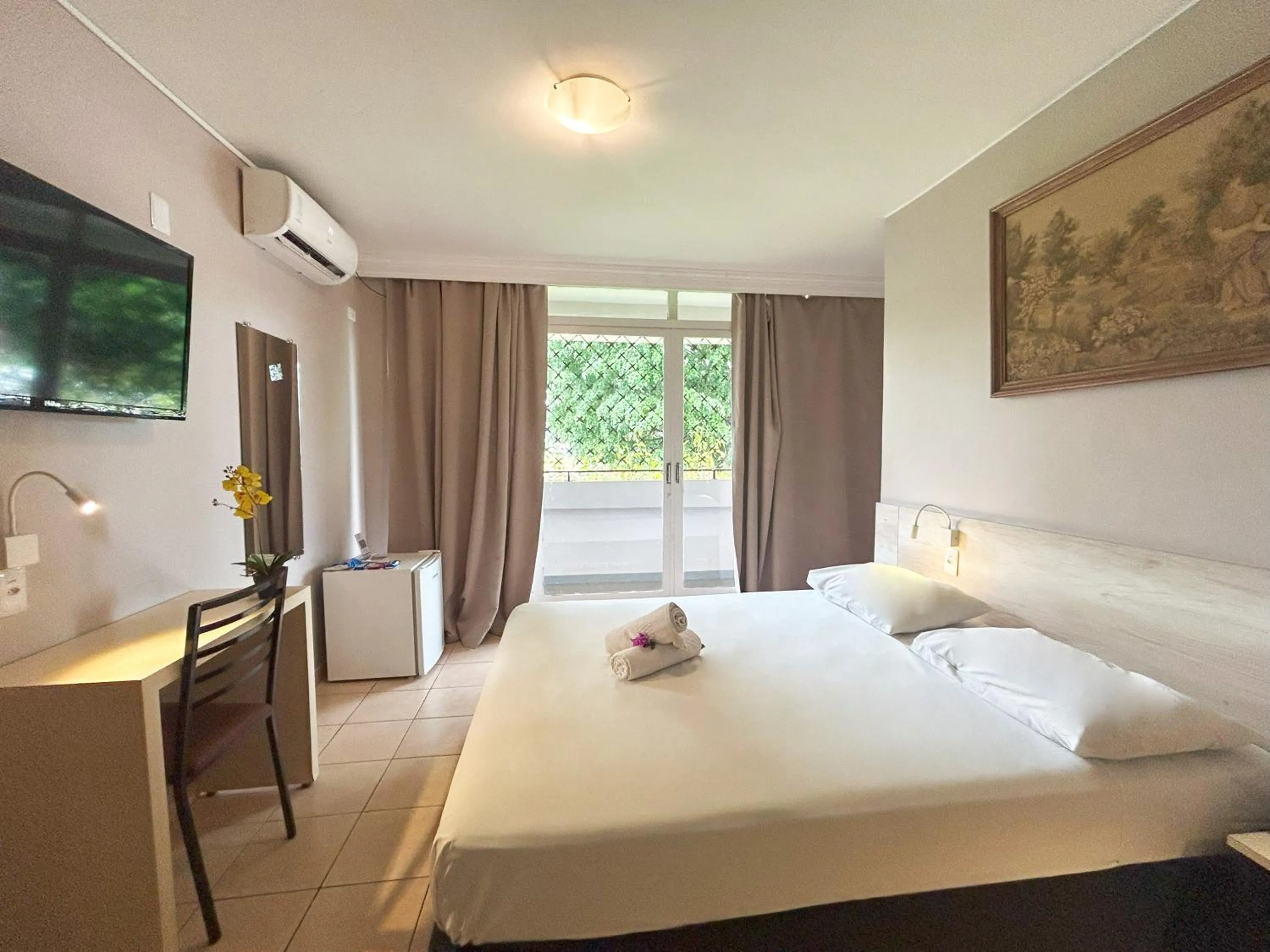 Bed in Hotel El Pilar by Bsb Inn