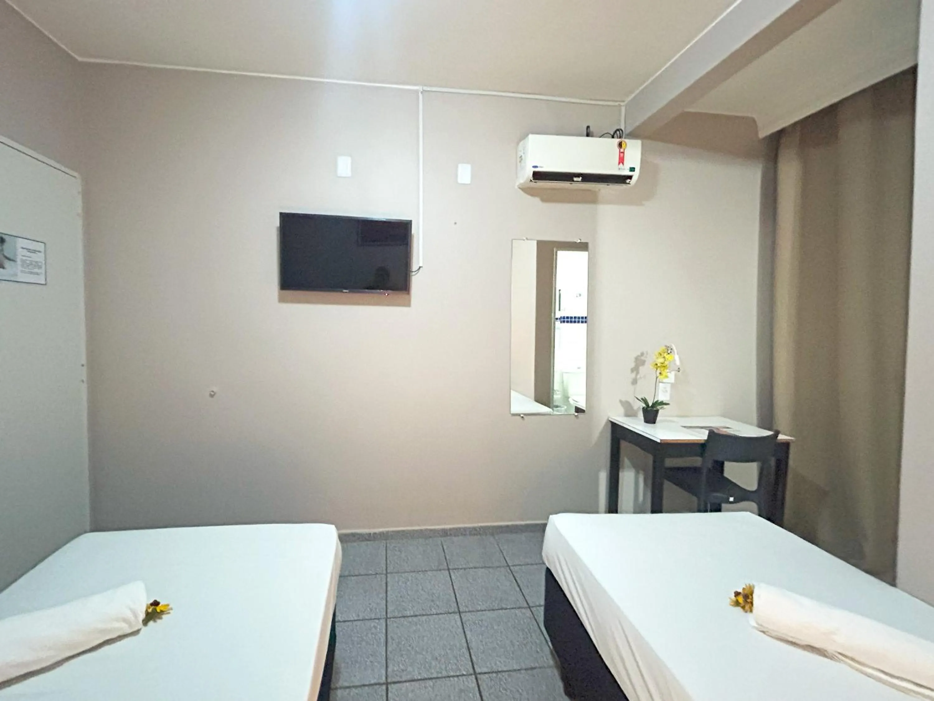 Bed in Hotel El Pilar by Bsb Inn