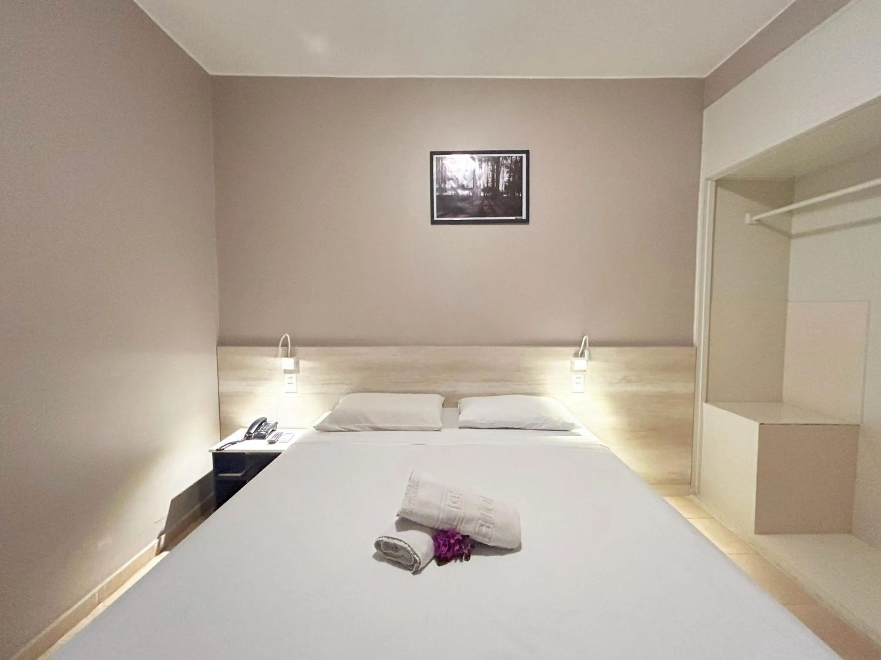 Bed in Hotel El Pilar by Bsb Inn