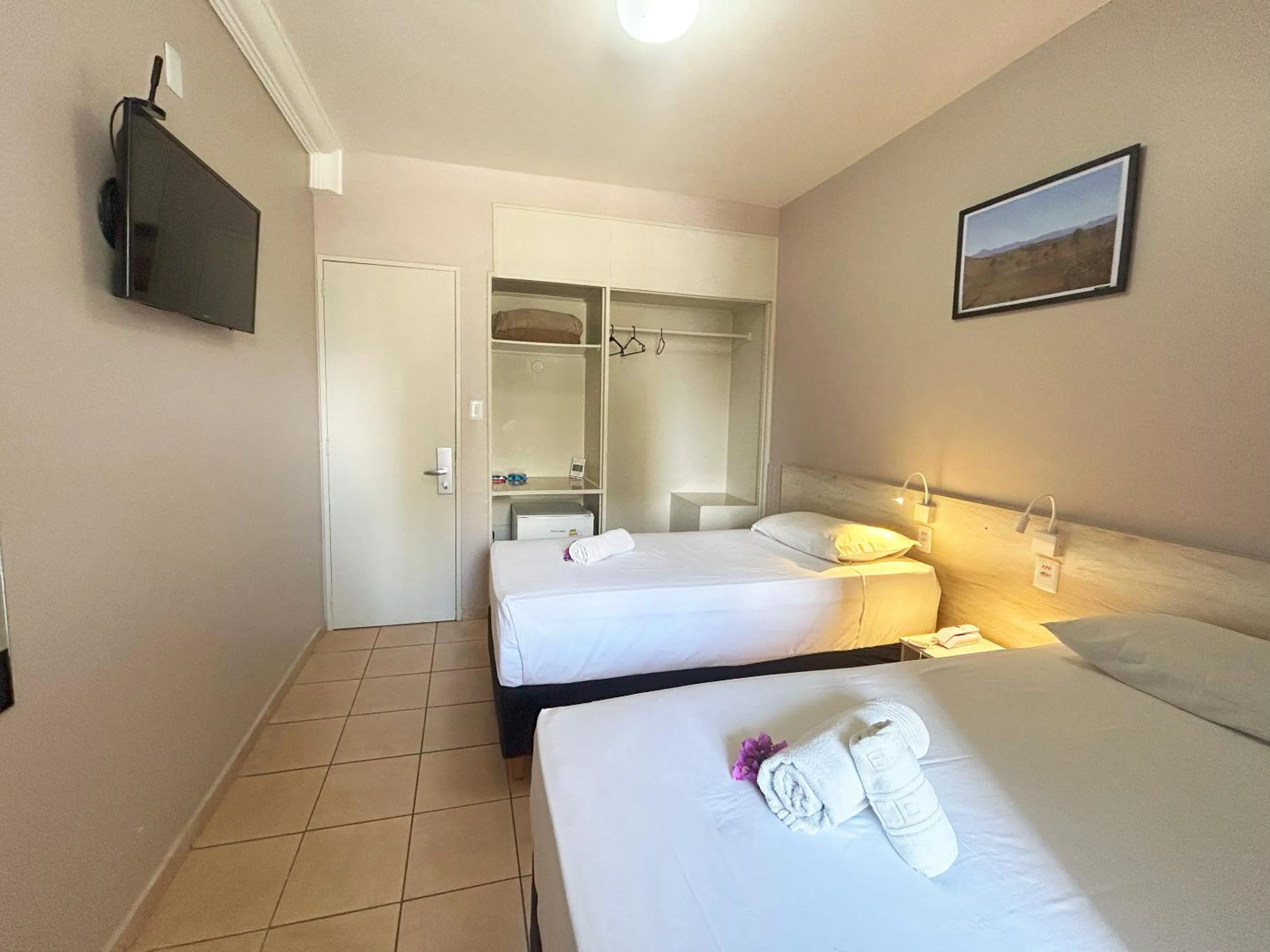 Bed in Hotel El Pilar by Bsb Inn