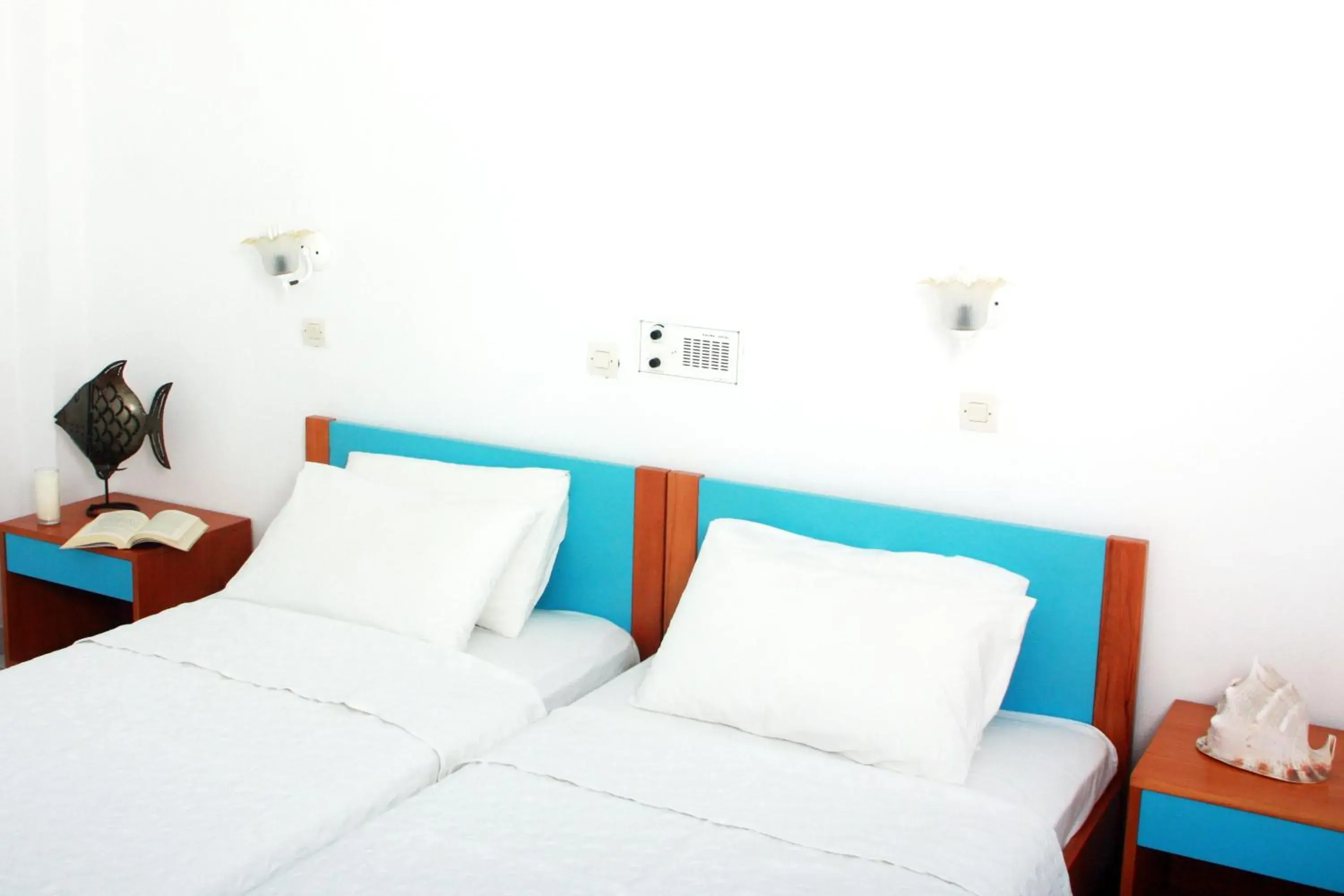 Photo of the whole room, Bed in Hotel Kalma Photo of the whole room, Bed in Hotel Kalma